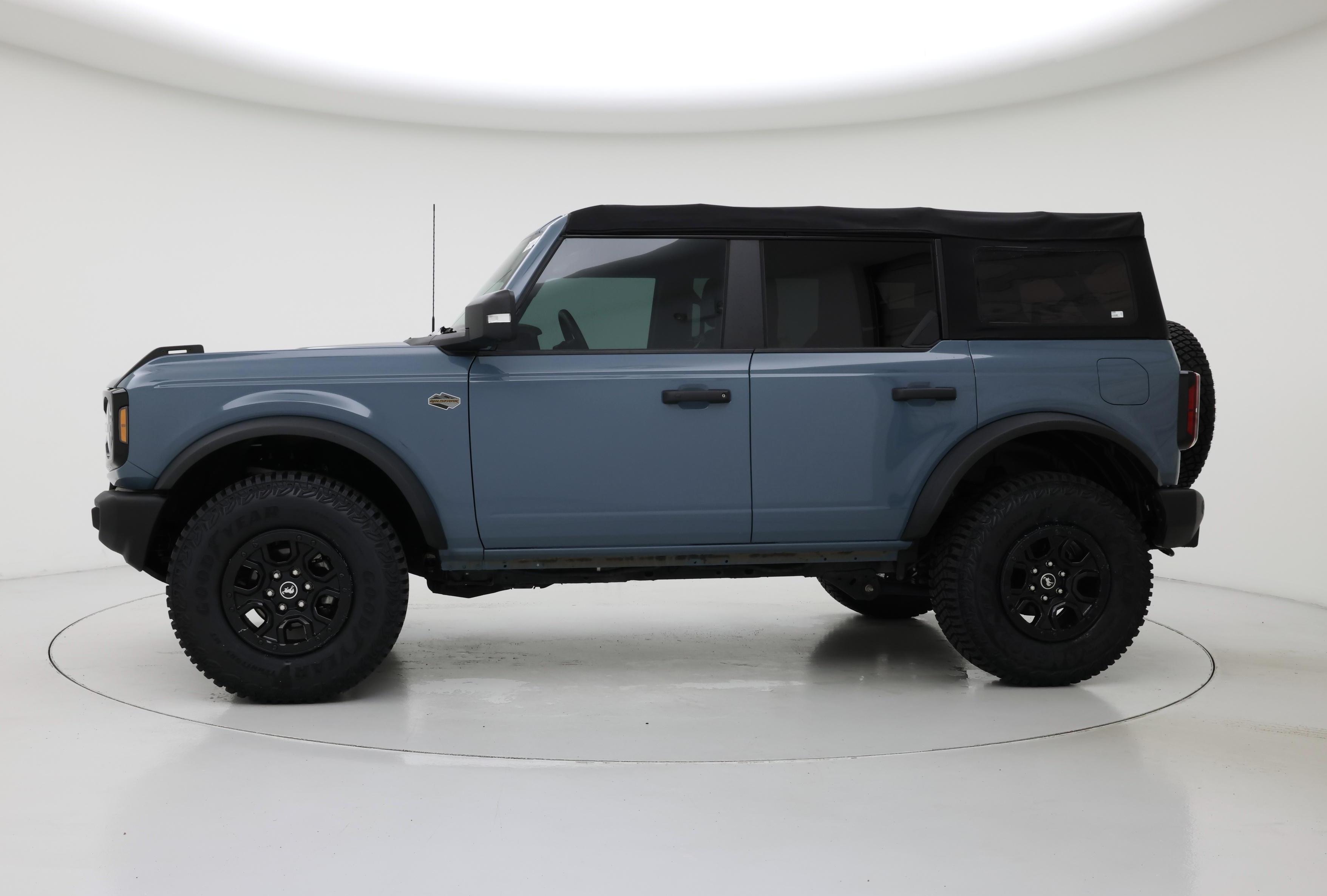 Thumbnail: 2022 Ford Bronco - 3
