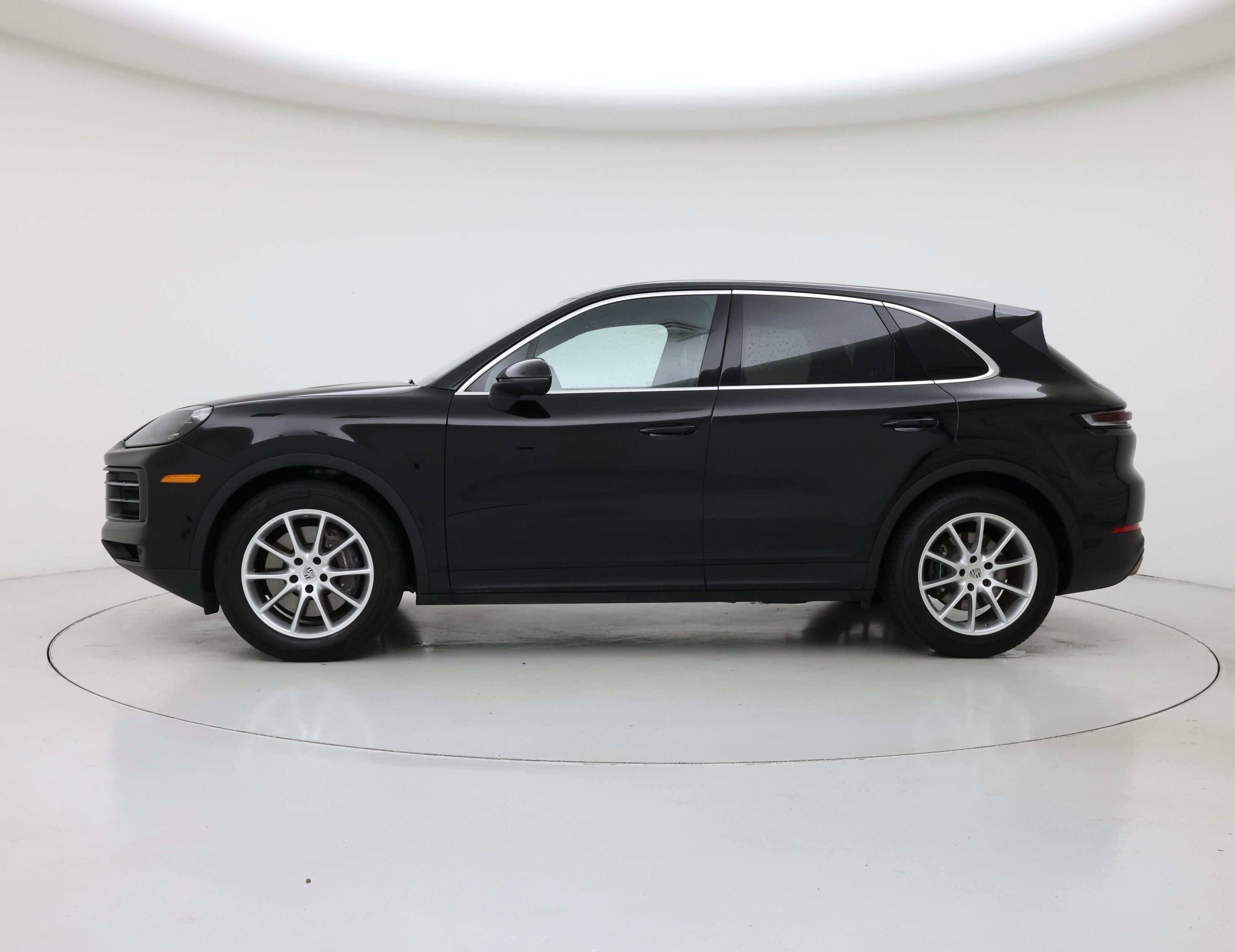 Thumbnail: 2024 Porsche Cayenne - 3