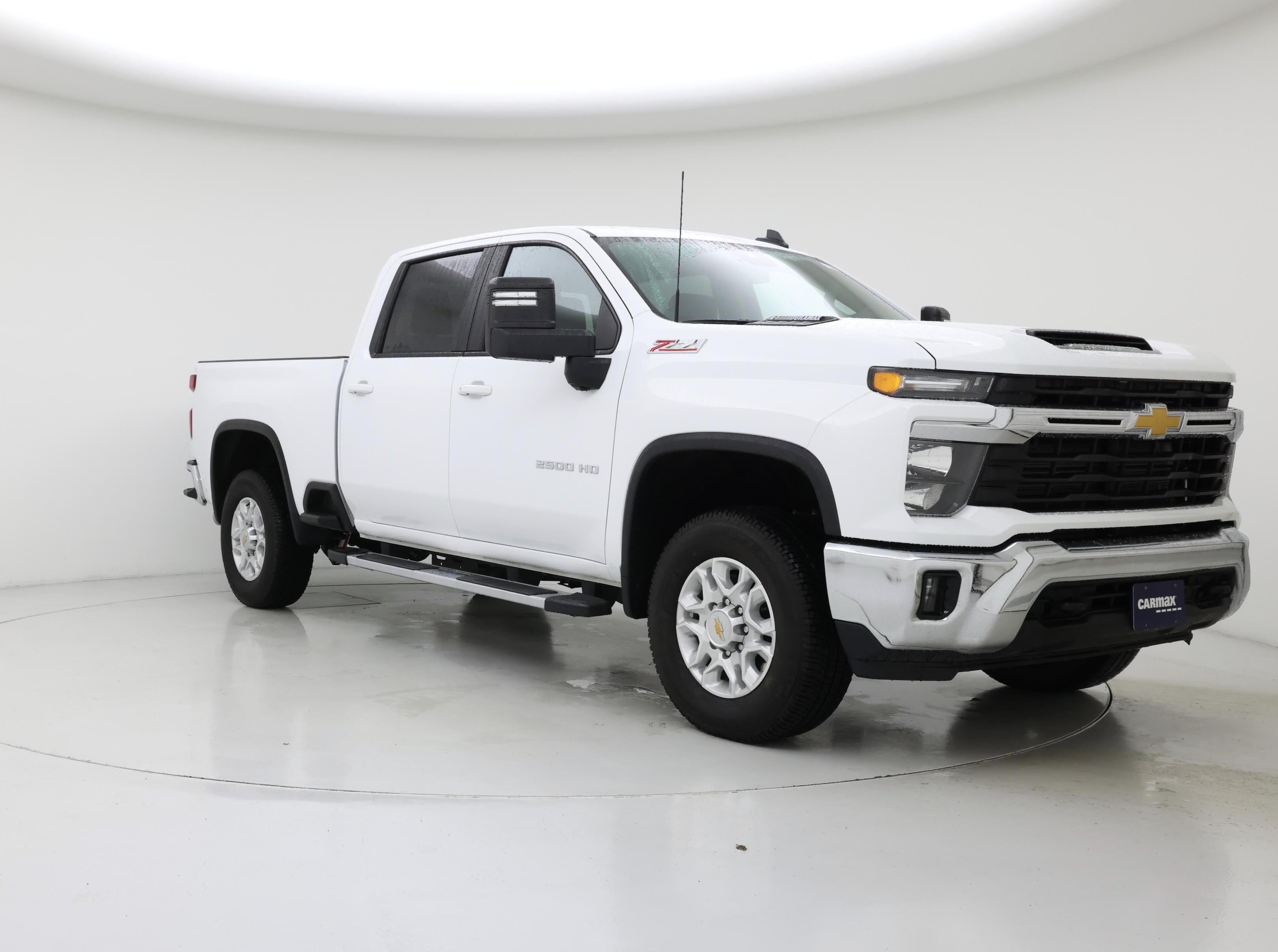 White 2026 Chevrolet Silverado 2500HD Pickup Truck Four-Wheel Drive Automatic