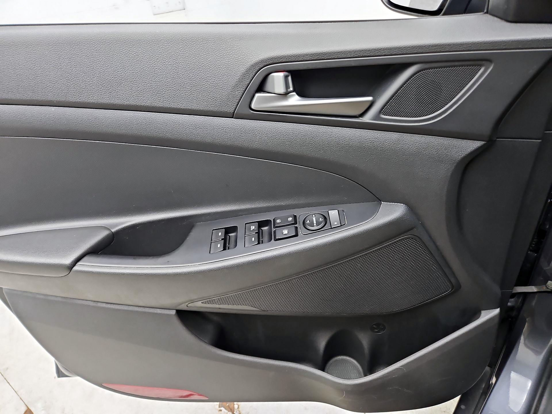 Thumbnail: 2017 Hyundai Tucson - 12