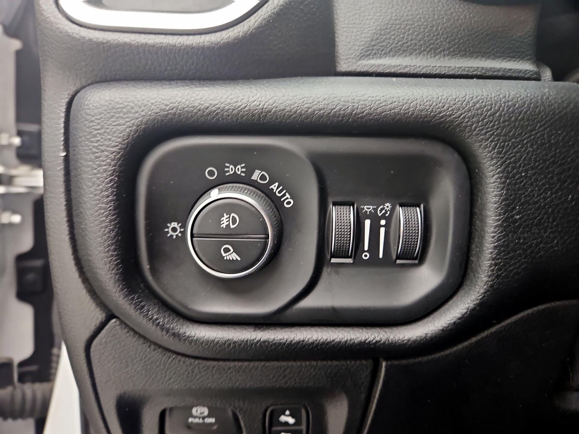 Thumbnail: 2019 RAM 1500 - 13