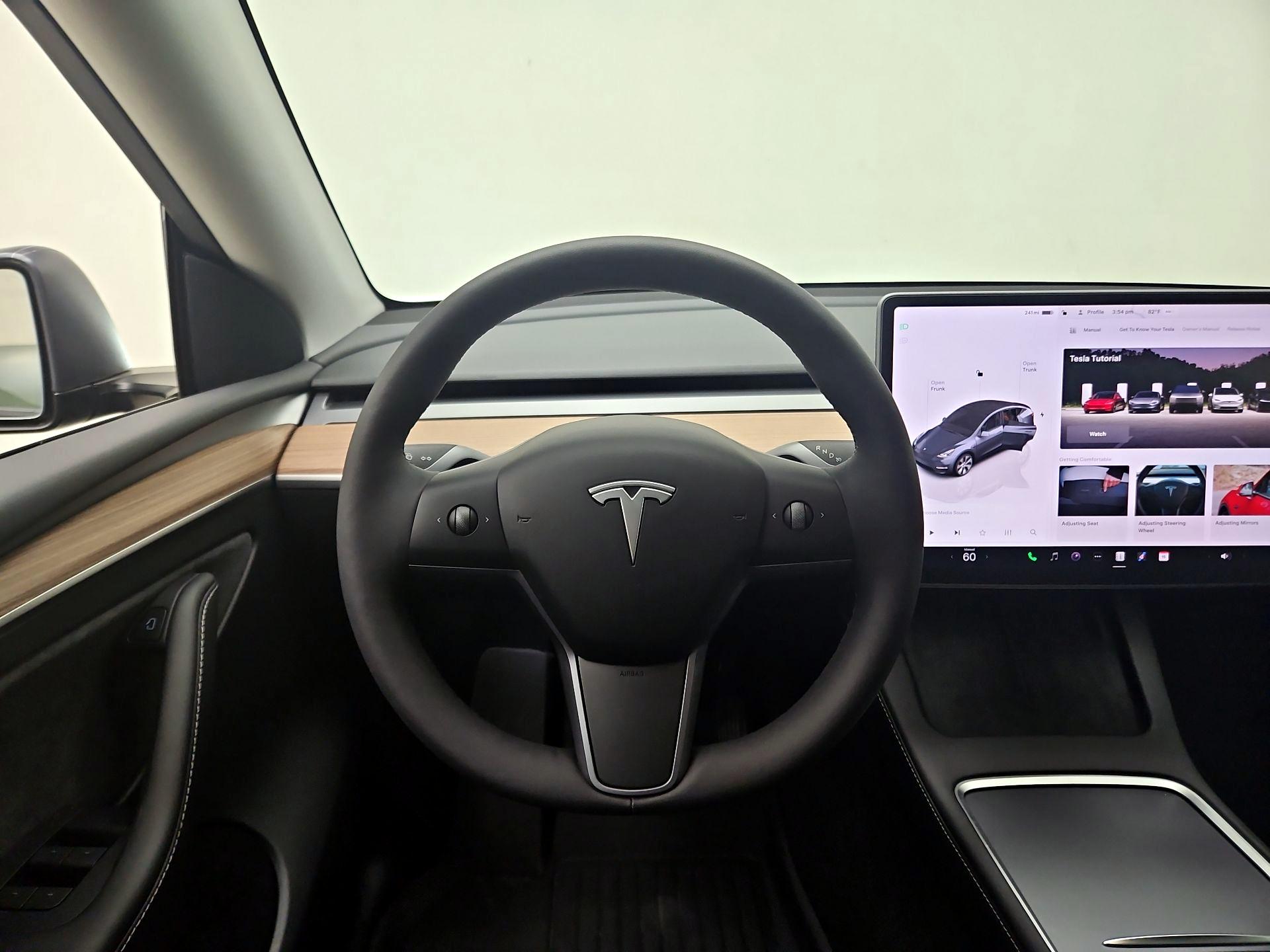 Thumbnail: 2023 Tesla Model Y - 10
