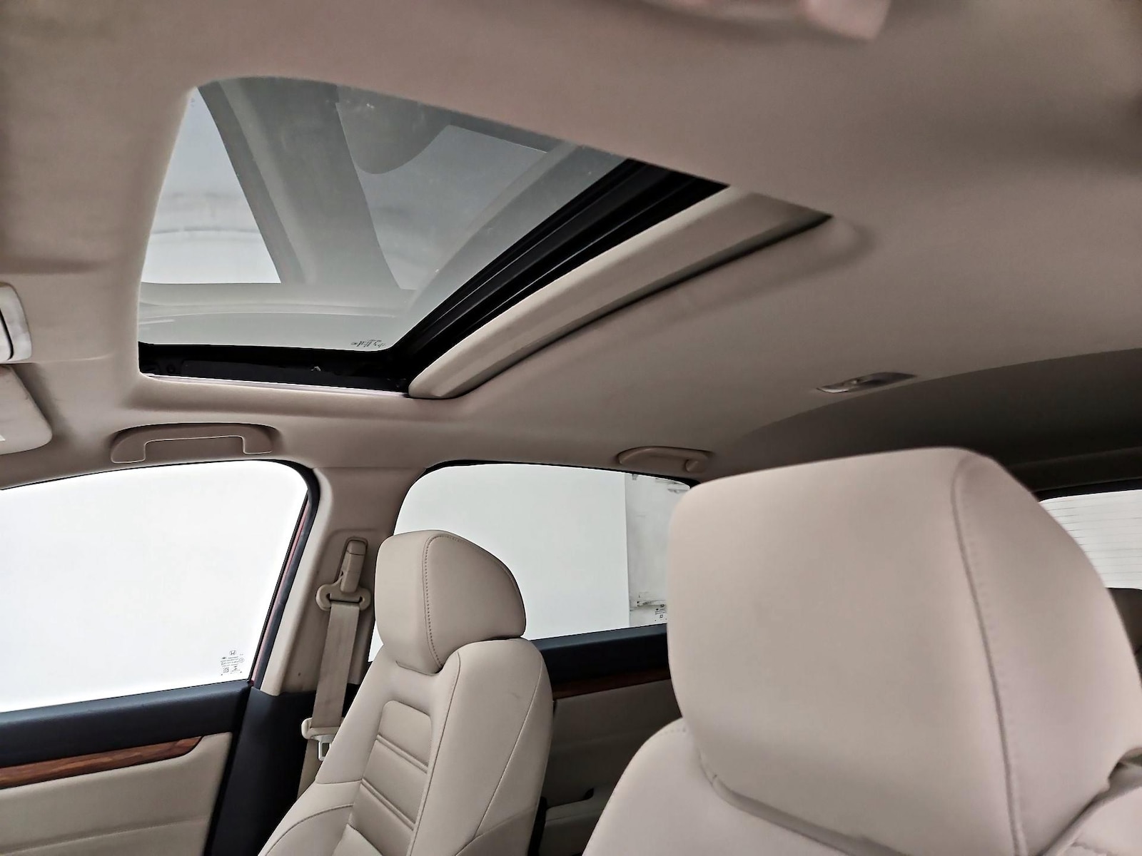 Sunroof(s) & Overhead Airbags