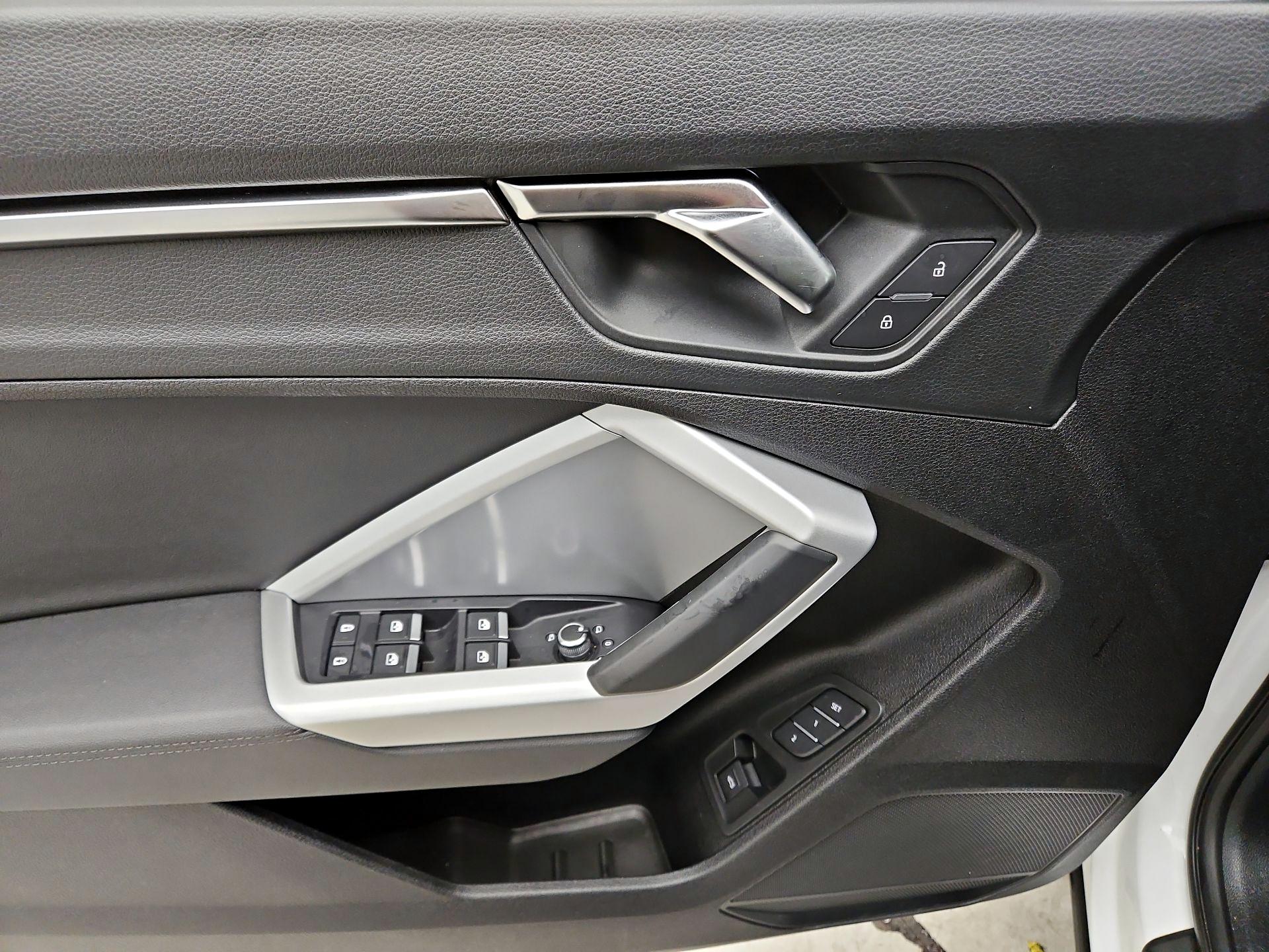 Thumbnail: 2024 Audi Q3 - 12