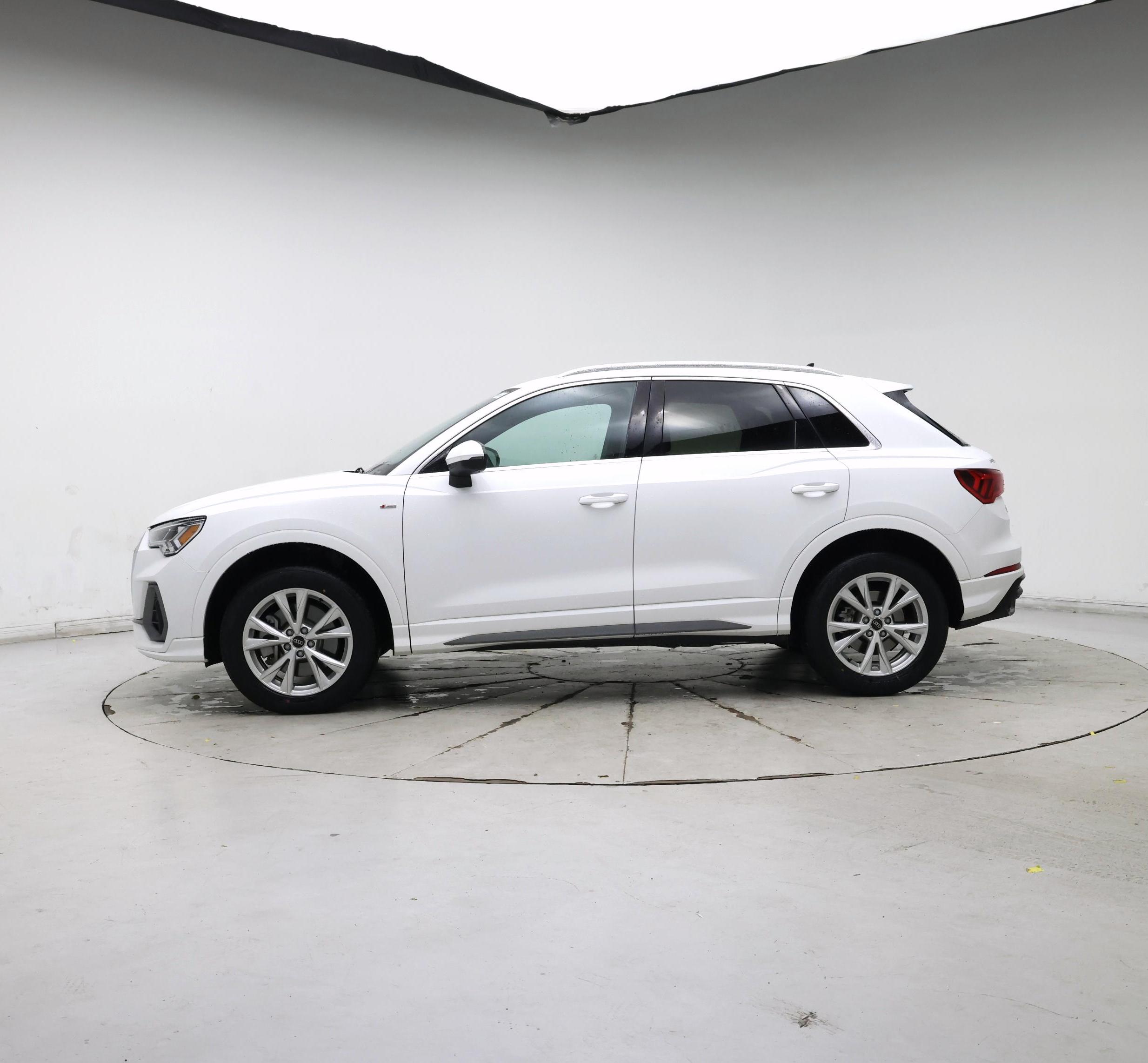 Thumbnail: 2024 Audi Q3 - 3