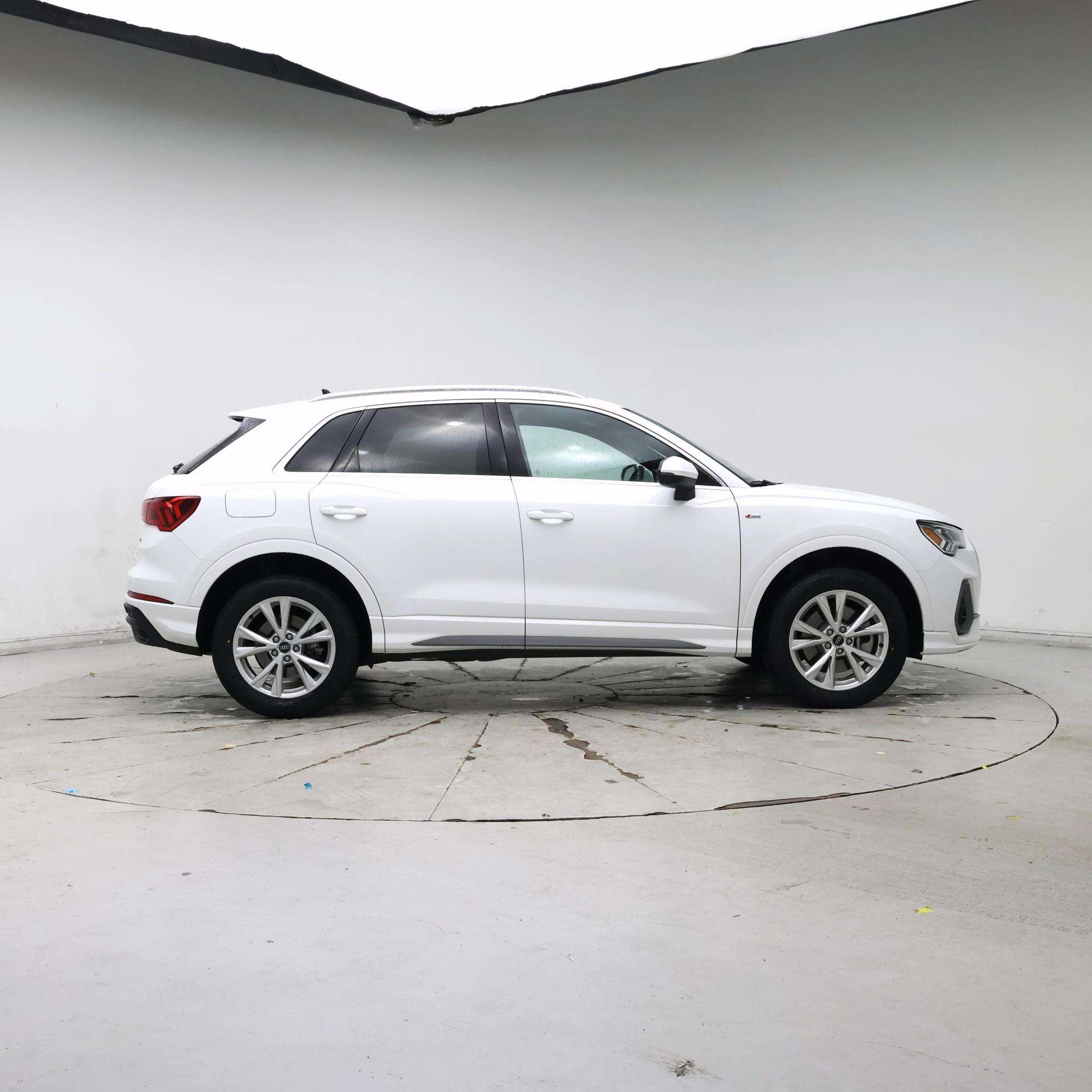 Thumbnail: 2024 Audi Q3 - 7