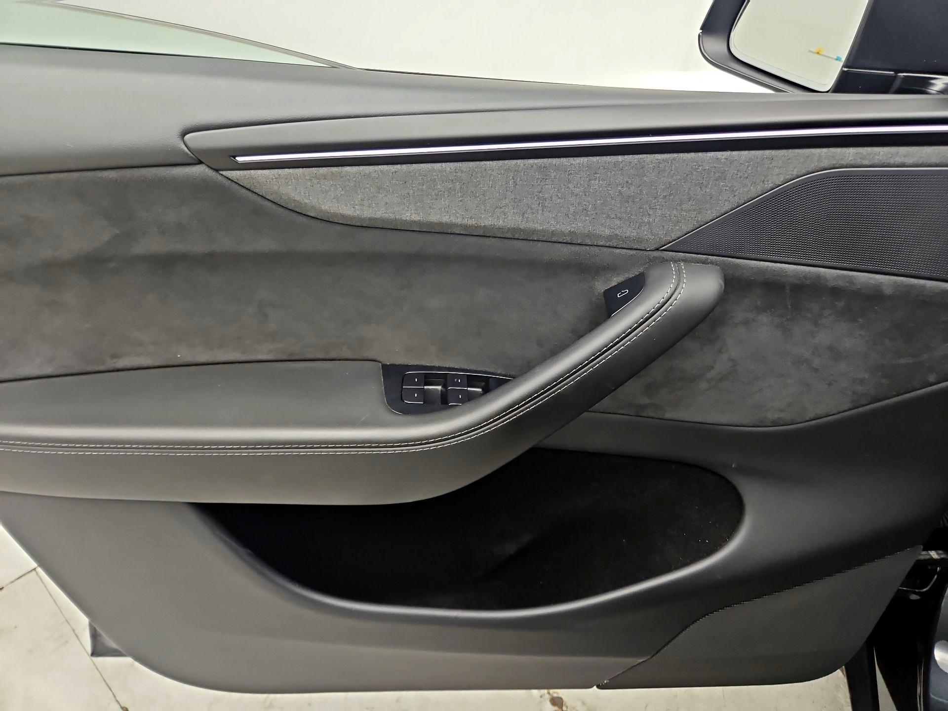 Thumbnail: 2026 Tesla Model Y - 12