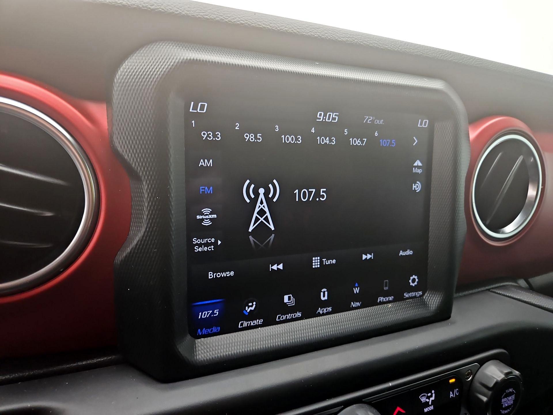 Thumbnail: 2022 Jeep Wrangler - 16