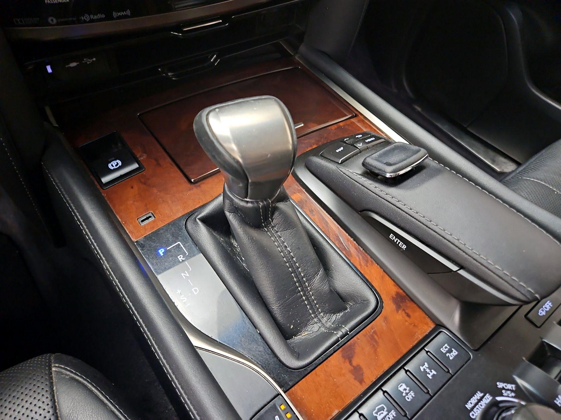 Thumbnail: 2016 Lexus LX - 17
