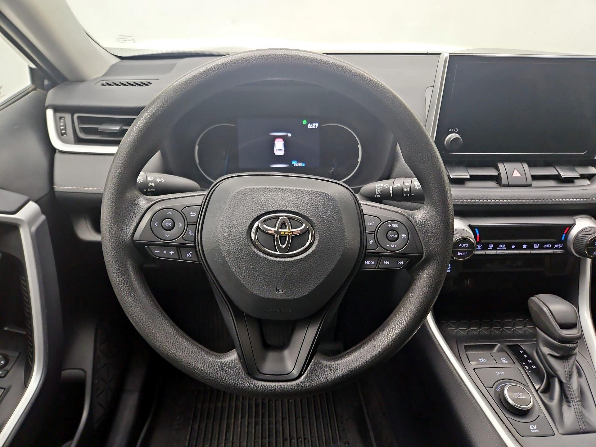 Thumbnail: 2025 Toyota RAV4 - 10