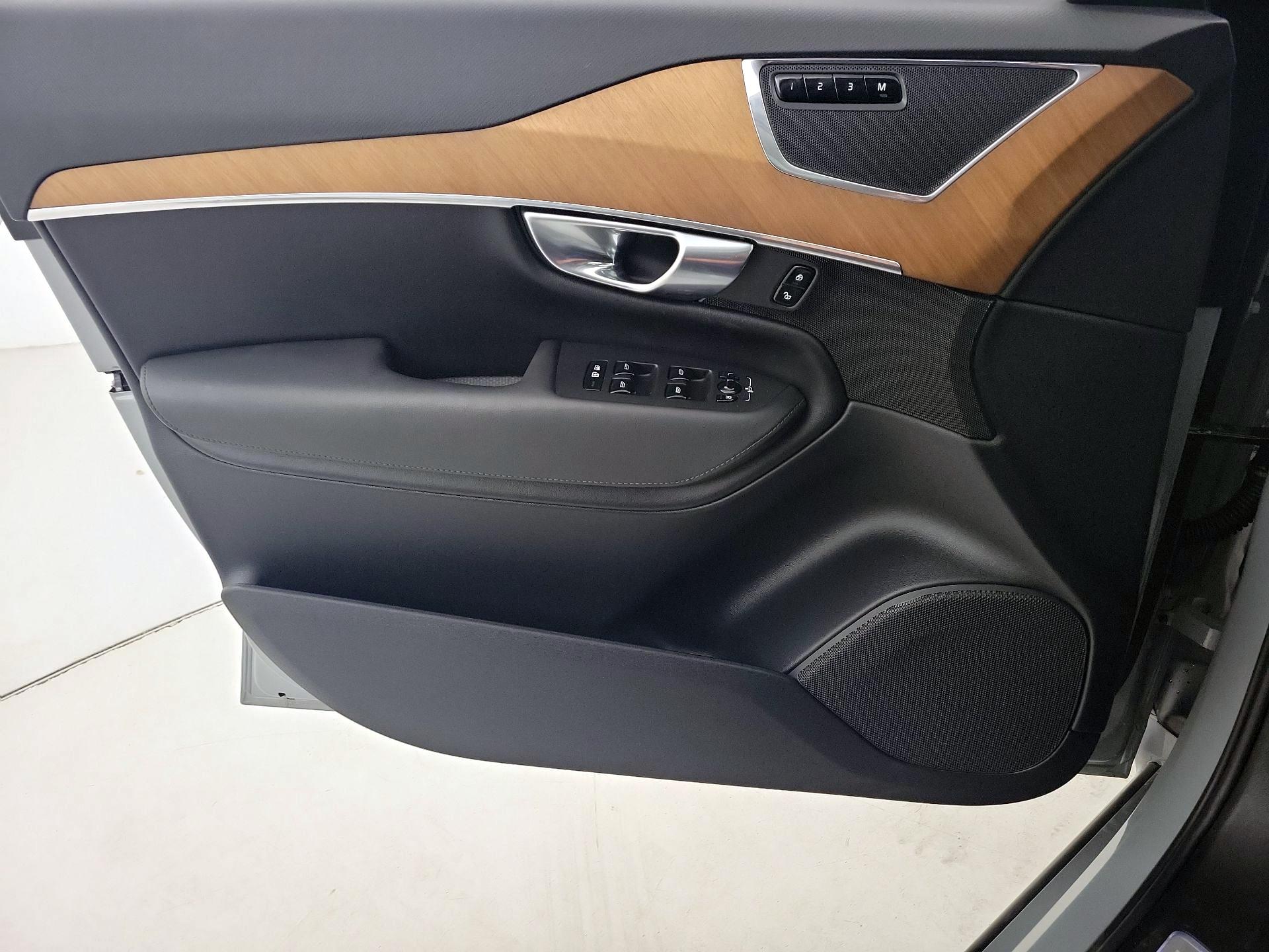 Thumbnail: 2025 Volvo XC90 - 12
