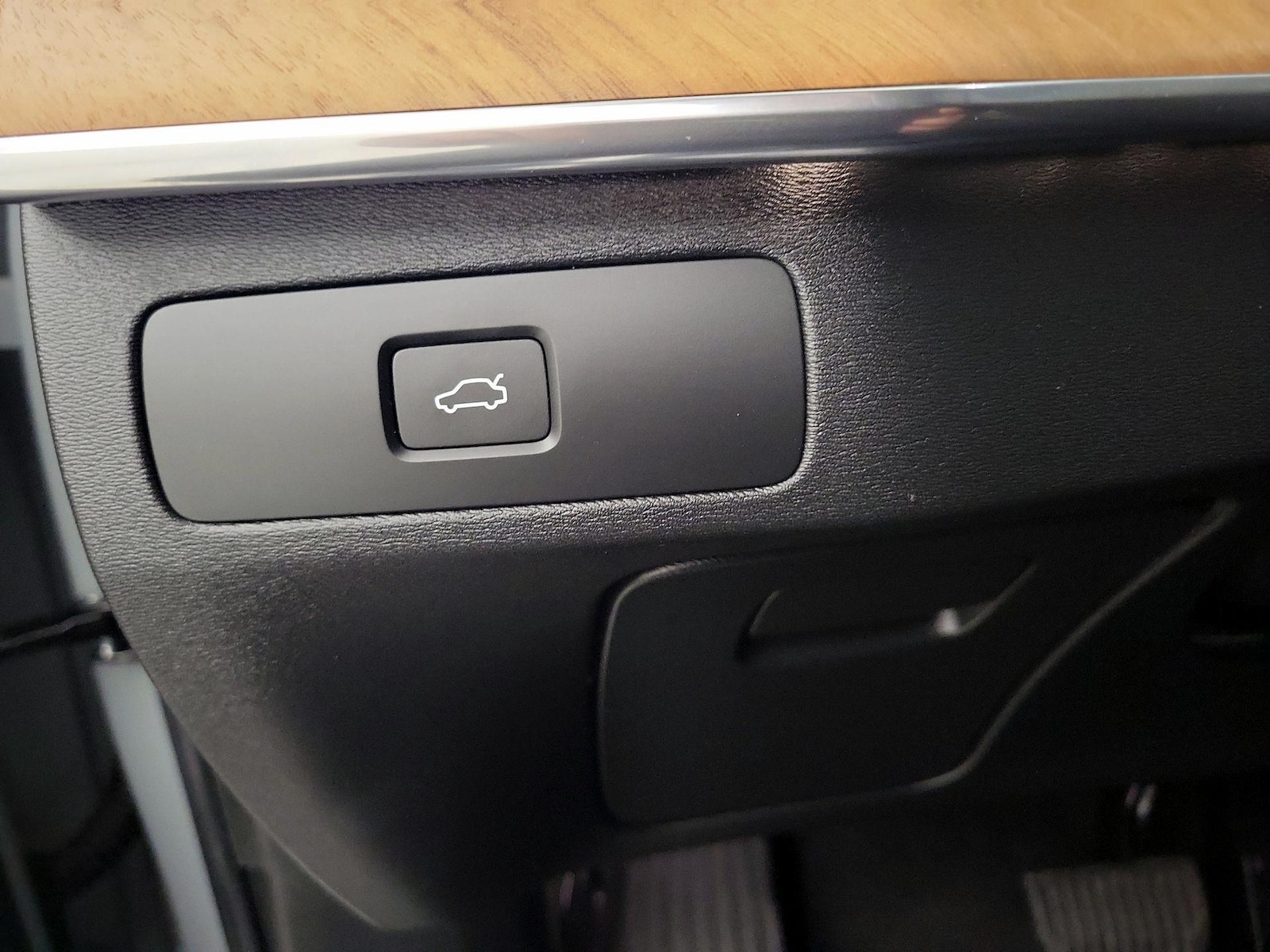 2025 Volvo XC90 Plus - Photo 14
