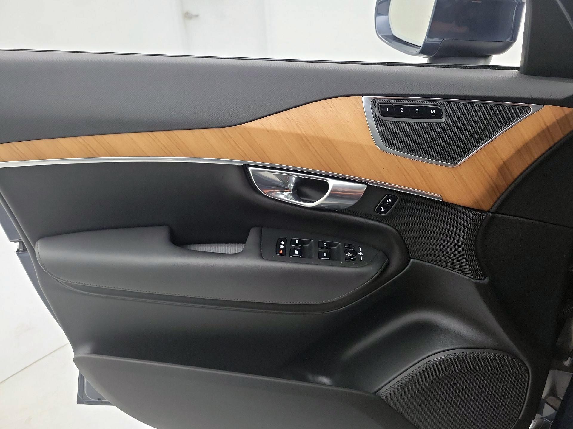 Thumbnail: 2025 Volvo XC90 - 12