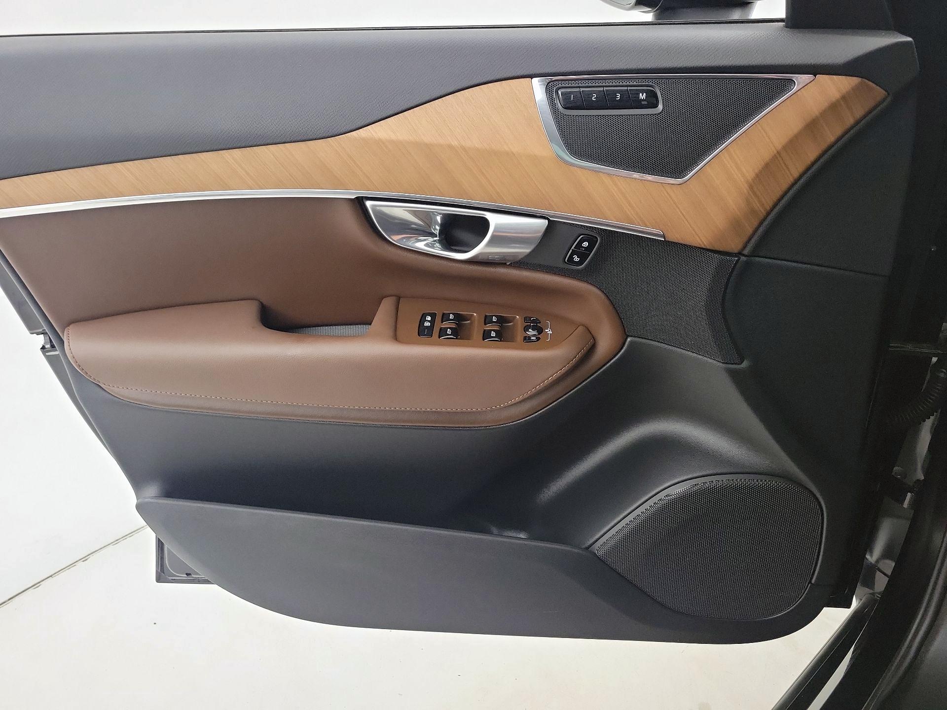 Thumbnail: 2025 Volvo XC90 - 12