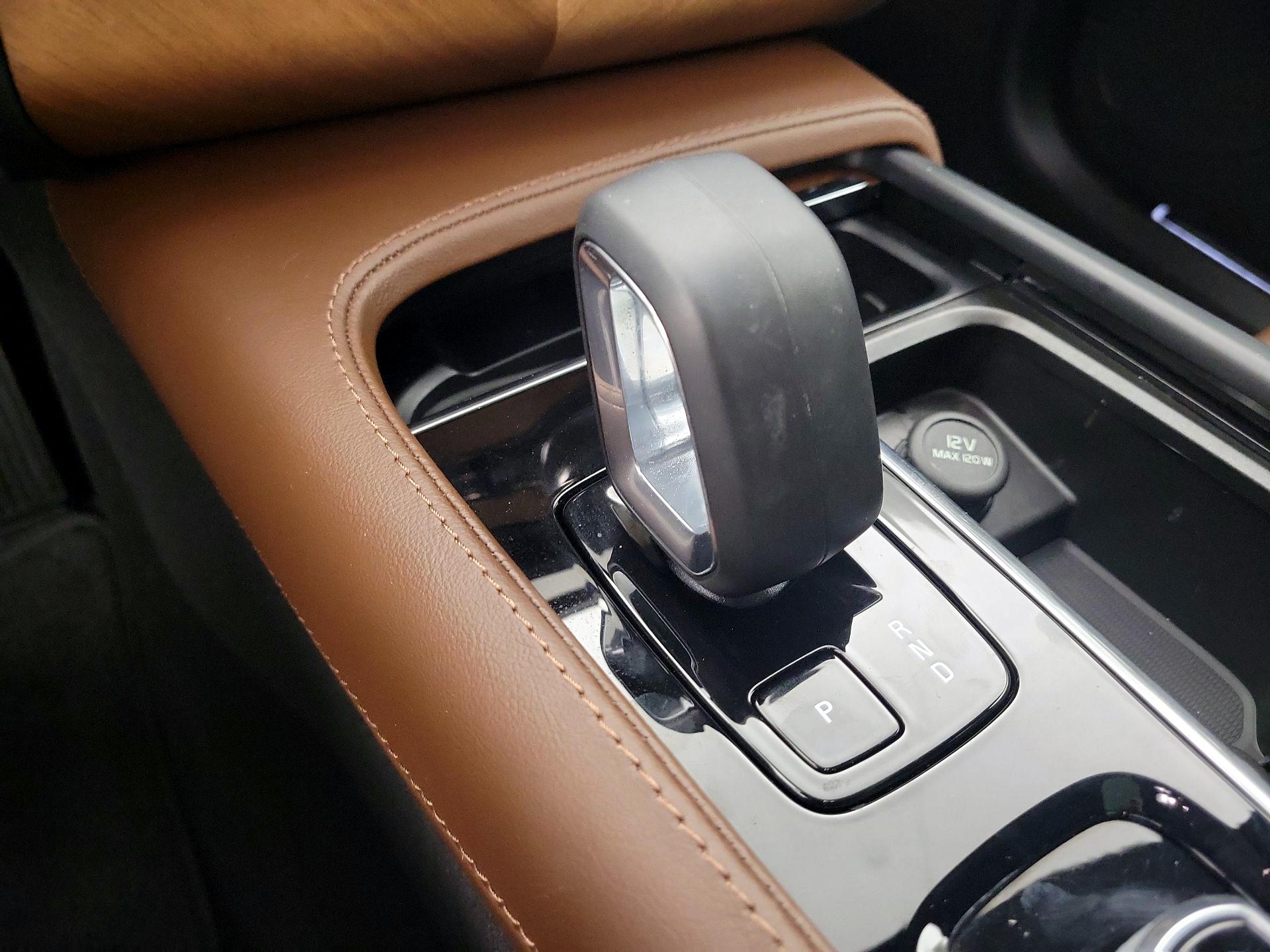 Thumbnail: 2025 Volvo XC90 - 17