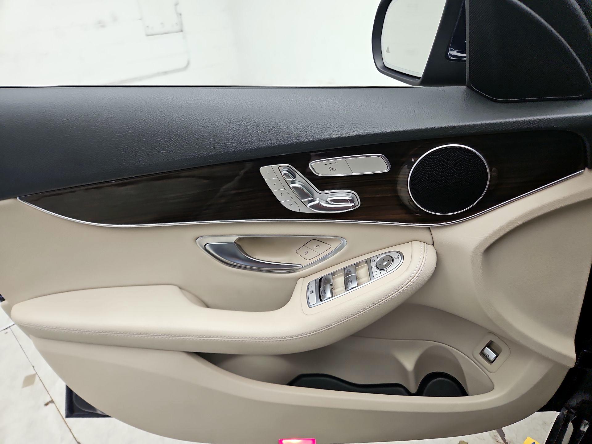 Thumbnail: 2018 Mercedes-Benz C-Class - 12