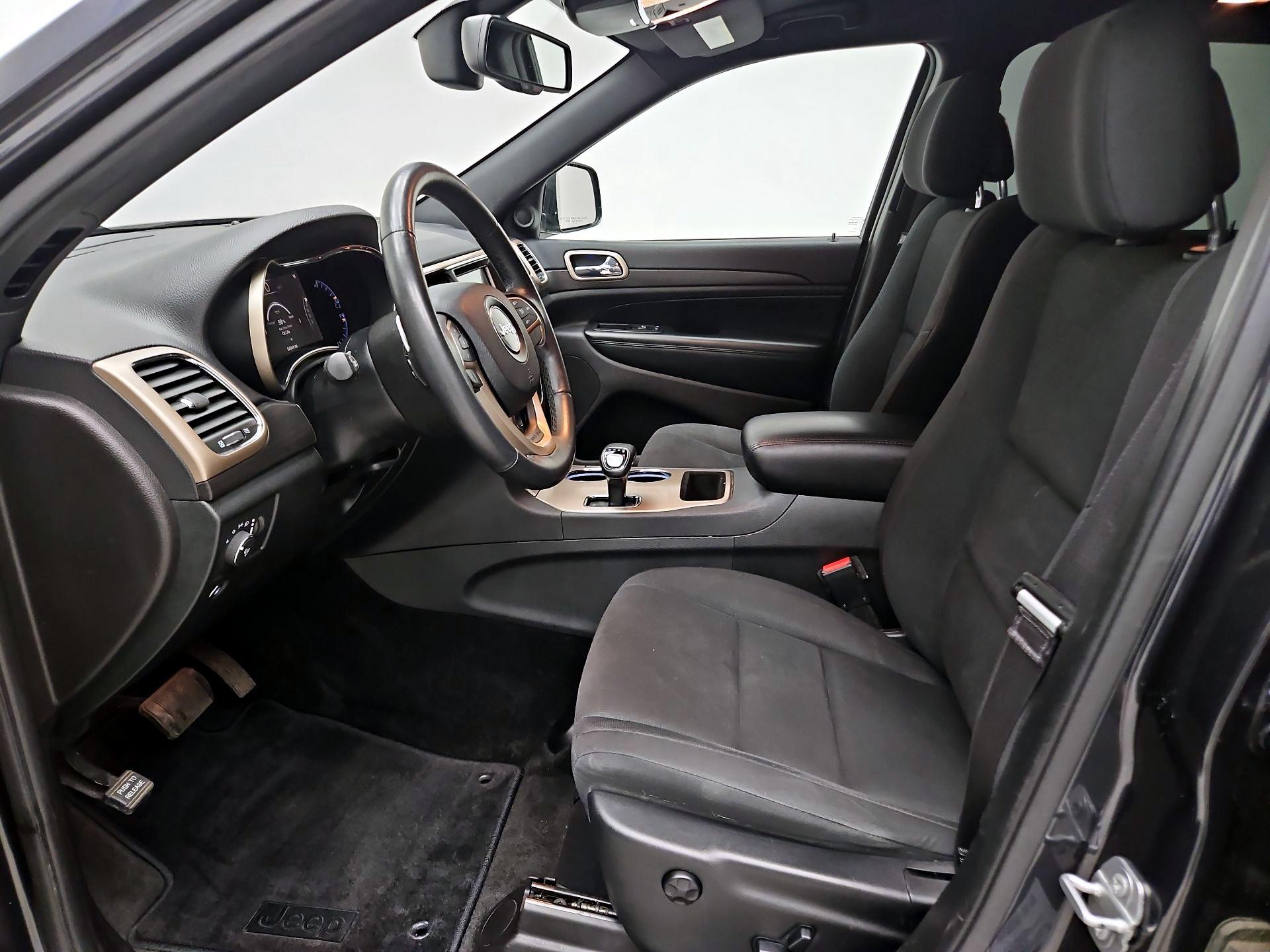 Thumbnail: 2015 Jeep Grand Cherokee - 11