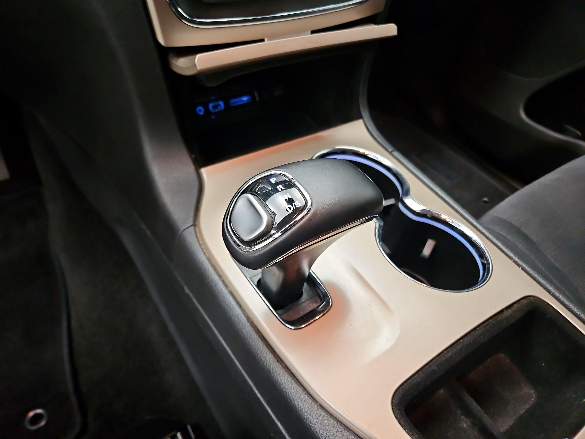 Thumbnail: 2015 Jeep Grand Cherokee - 16