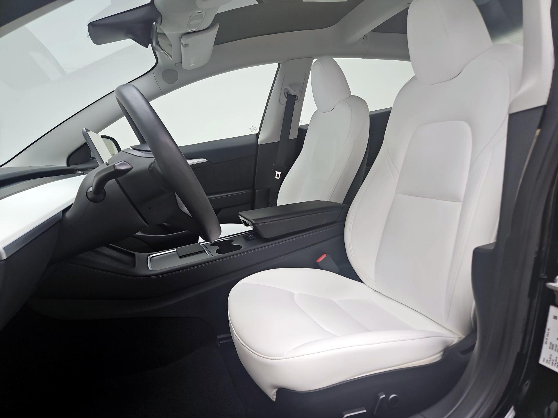 Thumbnail: 2023 Tesla Model 3 - 11