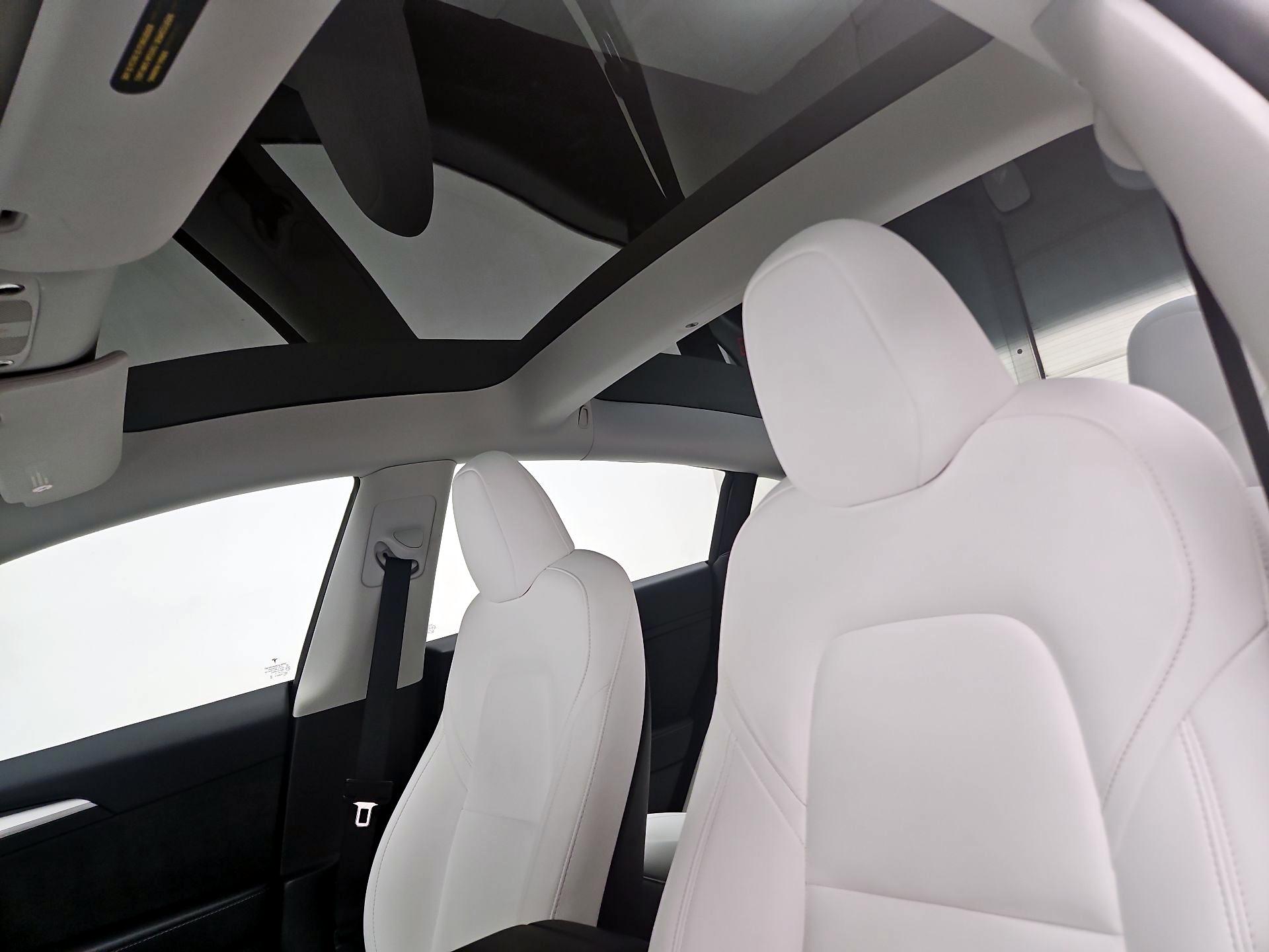 Thumbnail: 2023 Tesla Model 3 - 16