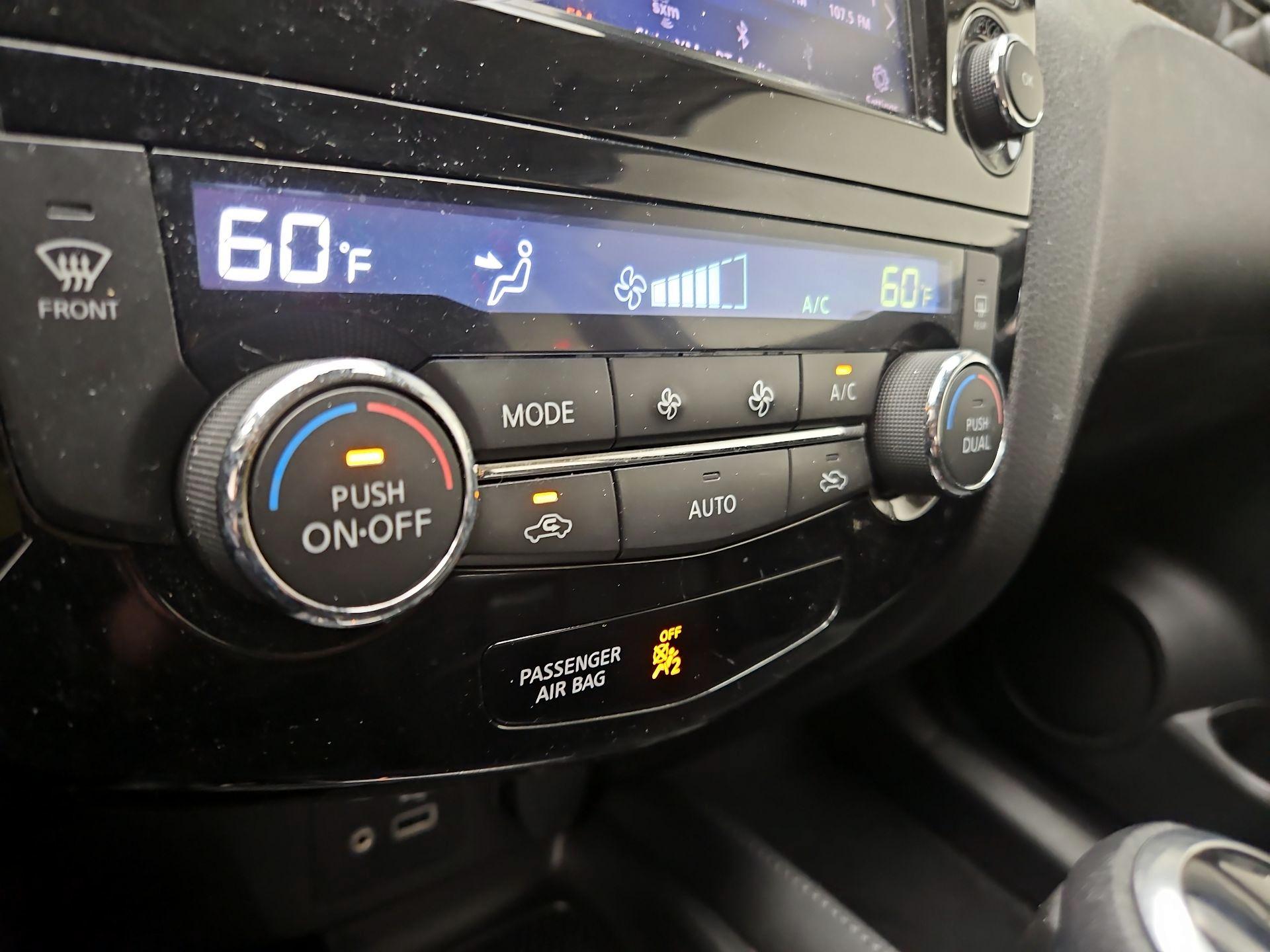 Thumbnail: 2019 Nissan Rogue Sport - 17
