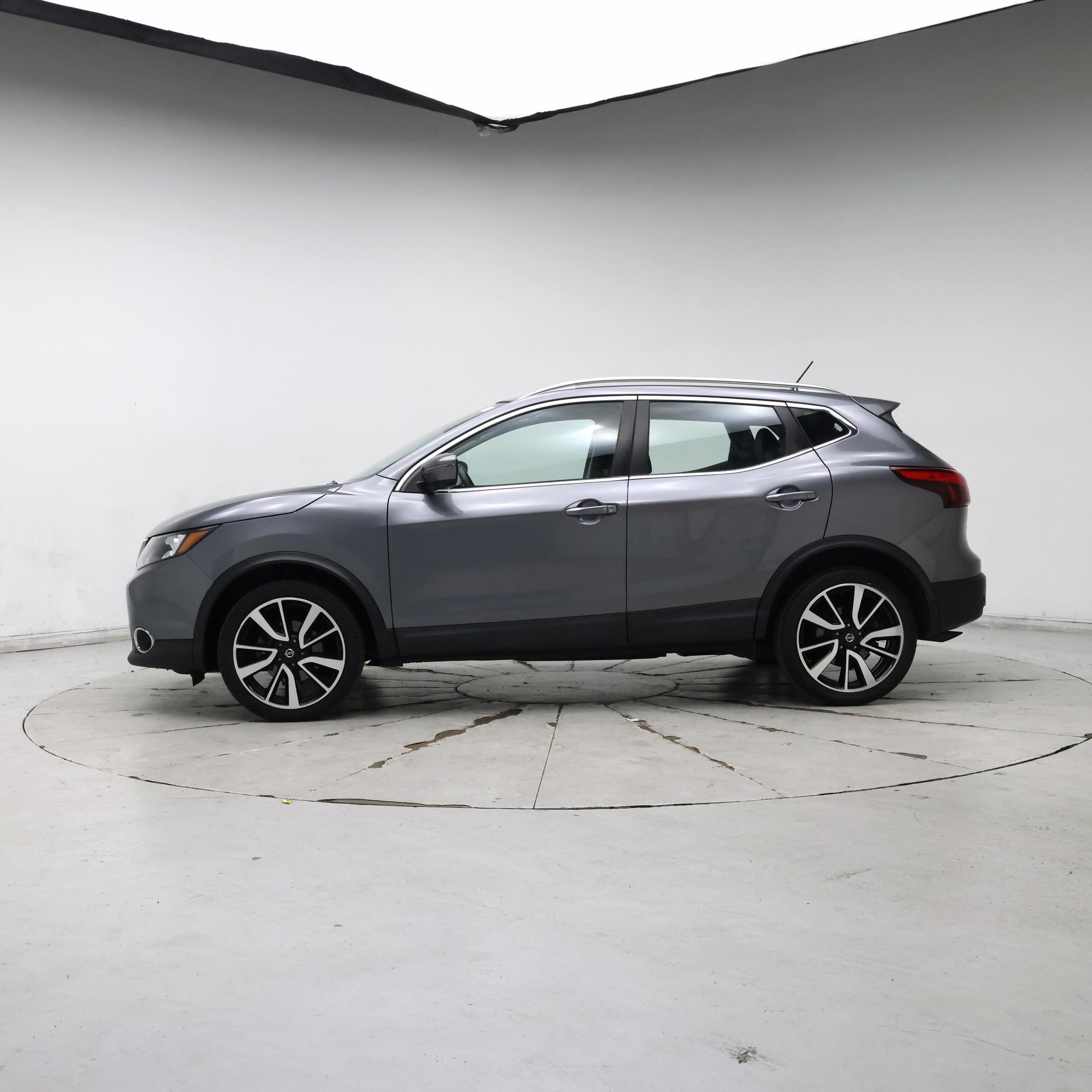 Thumbnail: 2019 Nissan Rogue Sport - 3