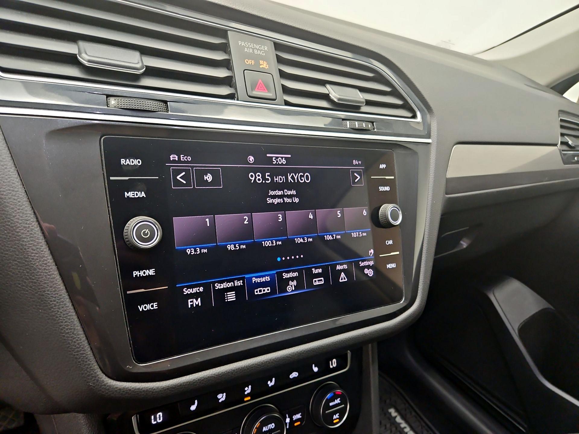 Thumbnail: 2021 Volkswagen Tiguan - 15