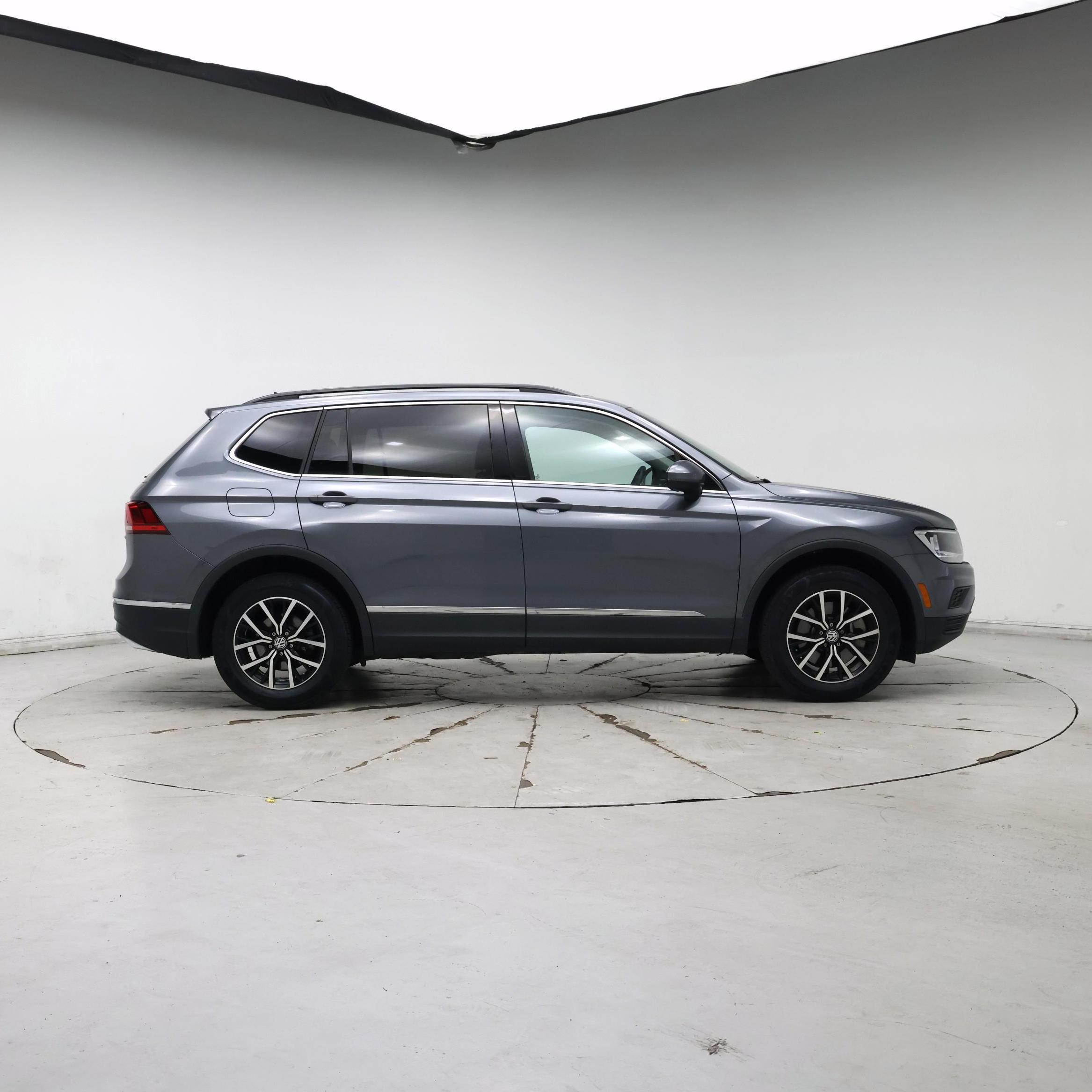 Thumbnail: 2021 Volkswagen Tiguan - 7