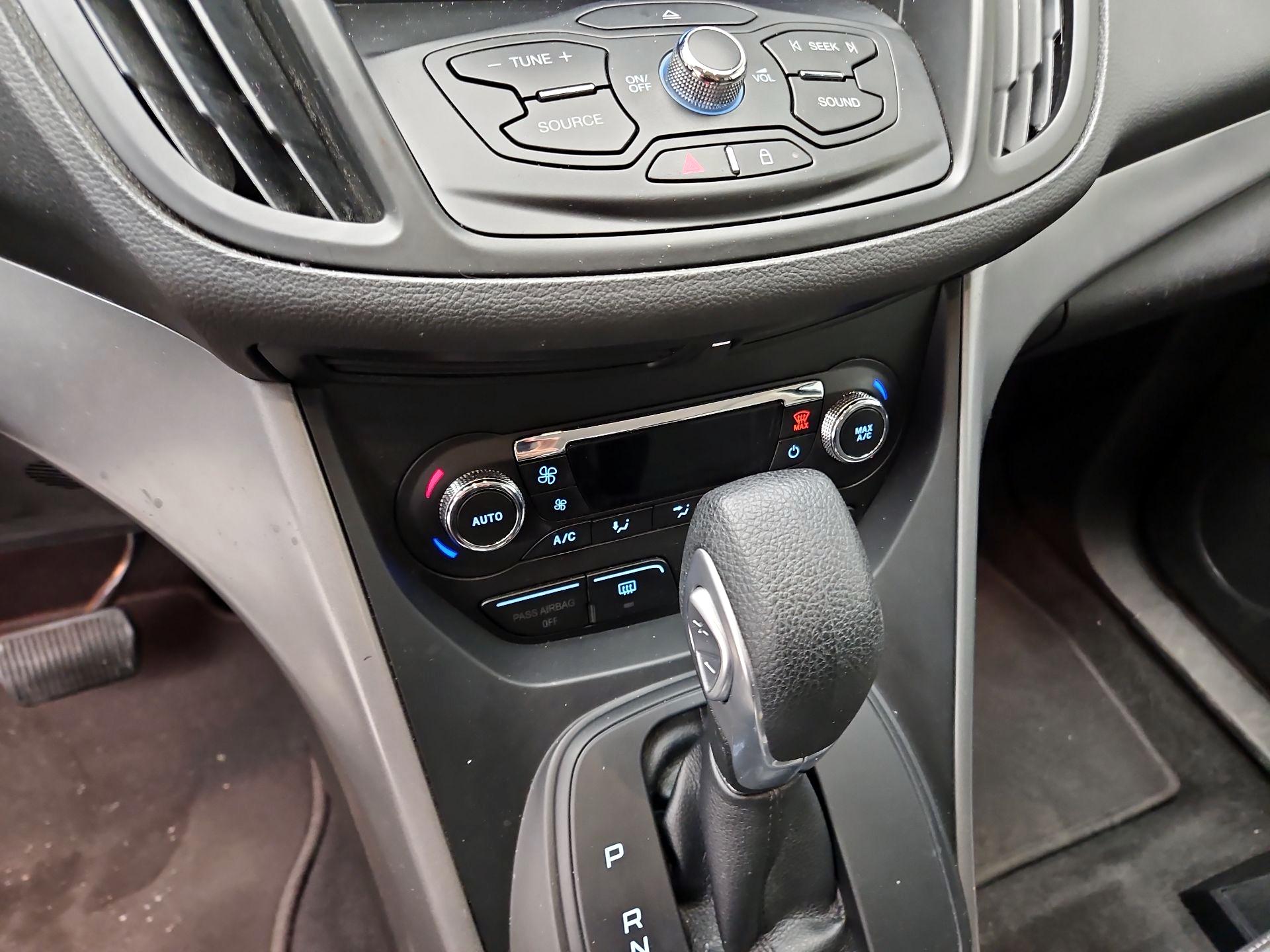 Thumbnail: 2016 Ford Escape - 15