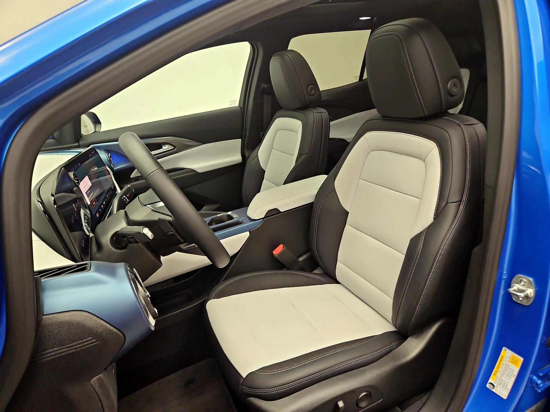 Thumbnail: 2025 Chevrolet Equinox - 11