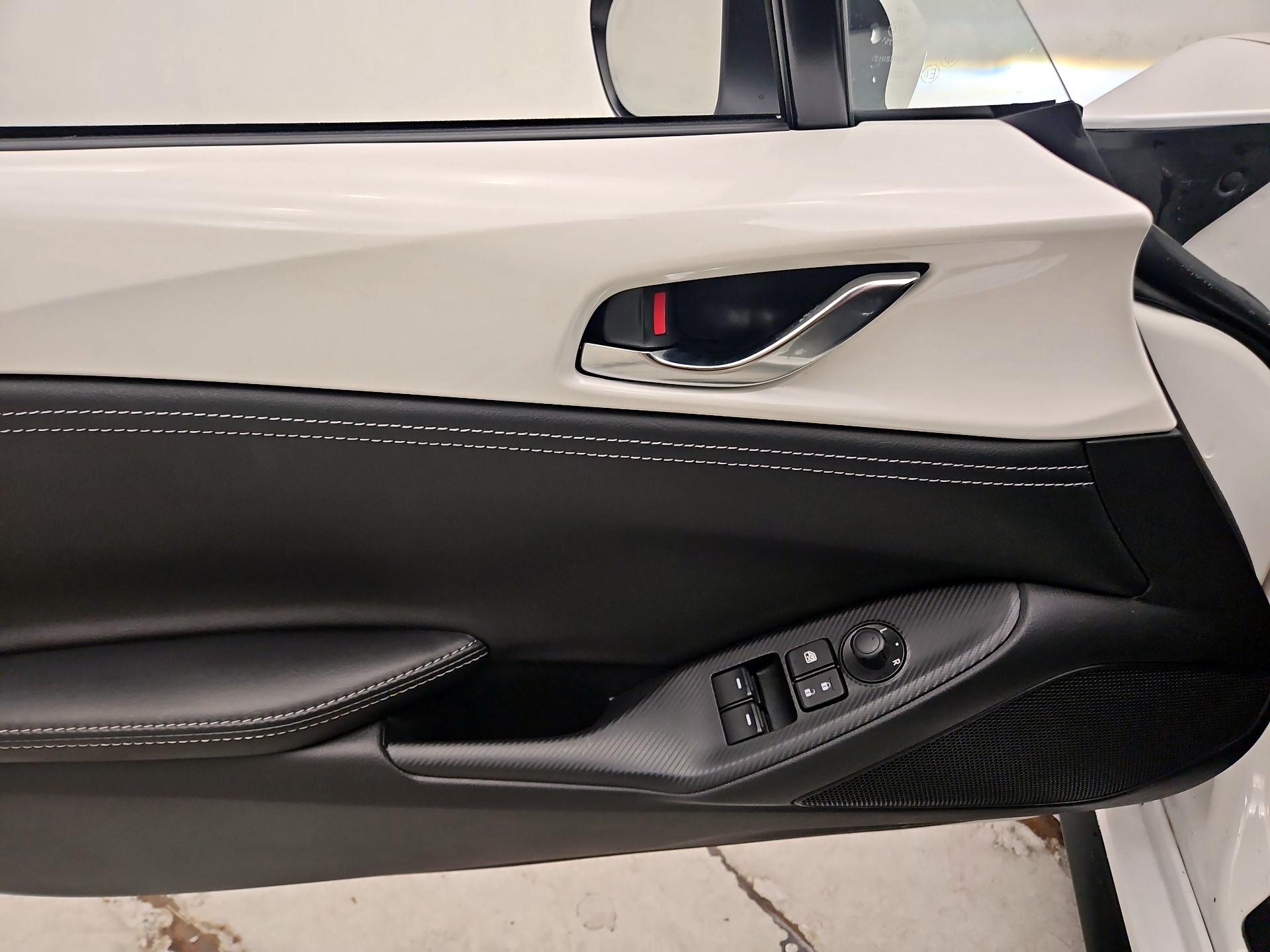 Thumbnail: 2022 Mazda MX-5 Miata - 12