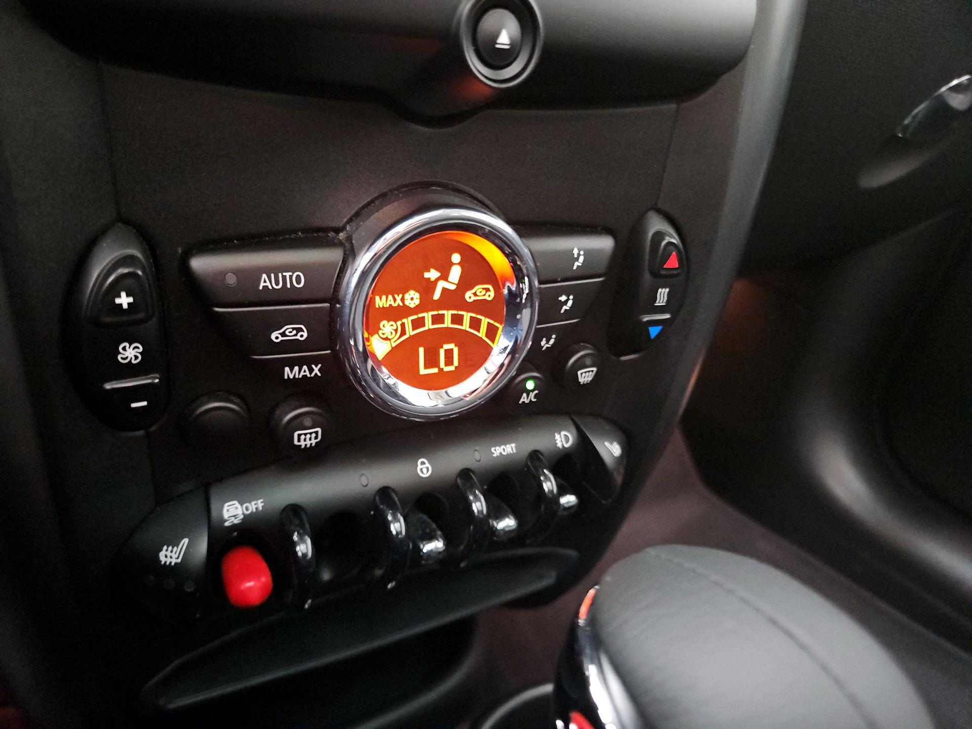 Thumbnail: 2015 MINI Cooper Paceman - 14