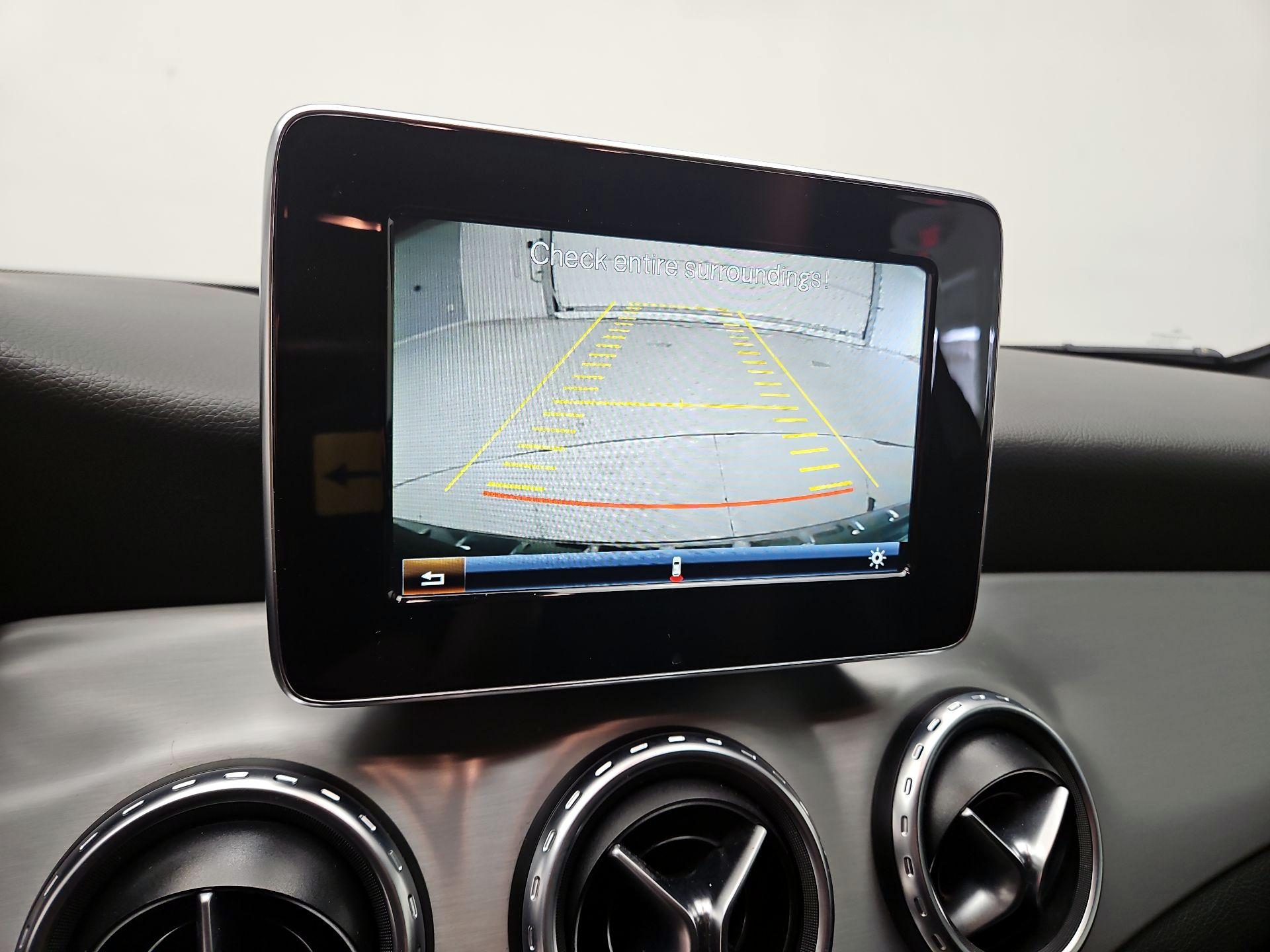 Thumbnail: 2017 Mercedes-Benz GLA - 15
