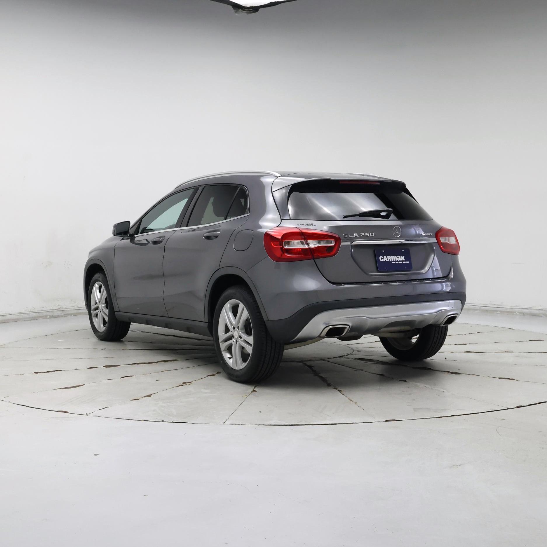 Thumbnail: 2017 Mercedes-Benz GLA - 2