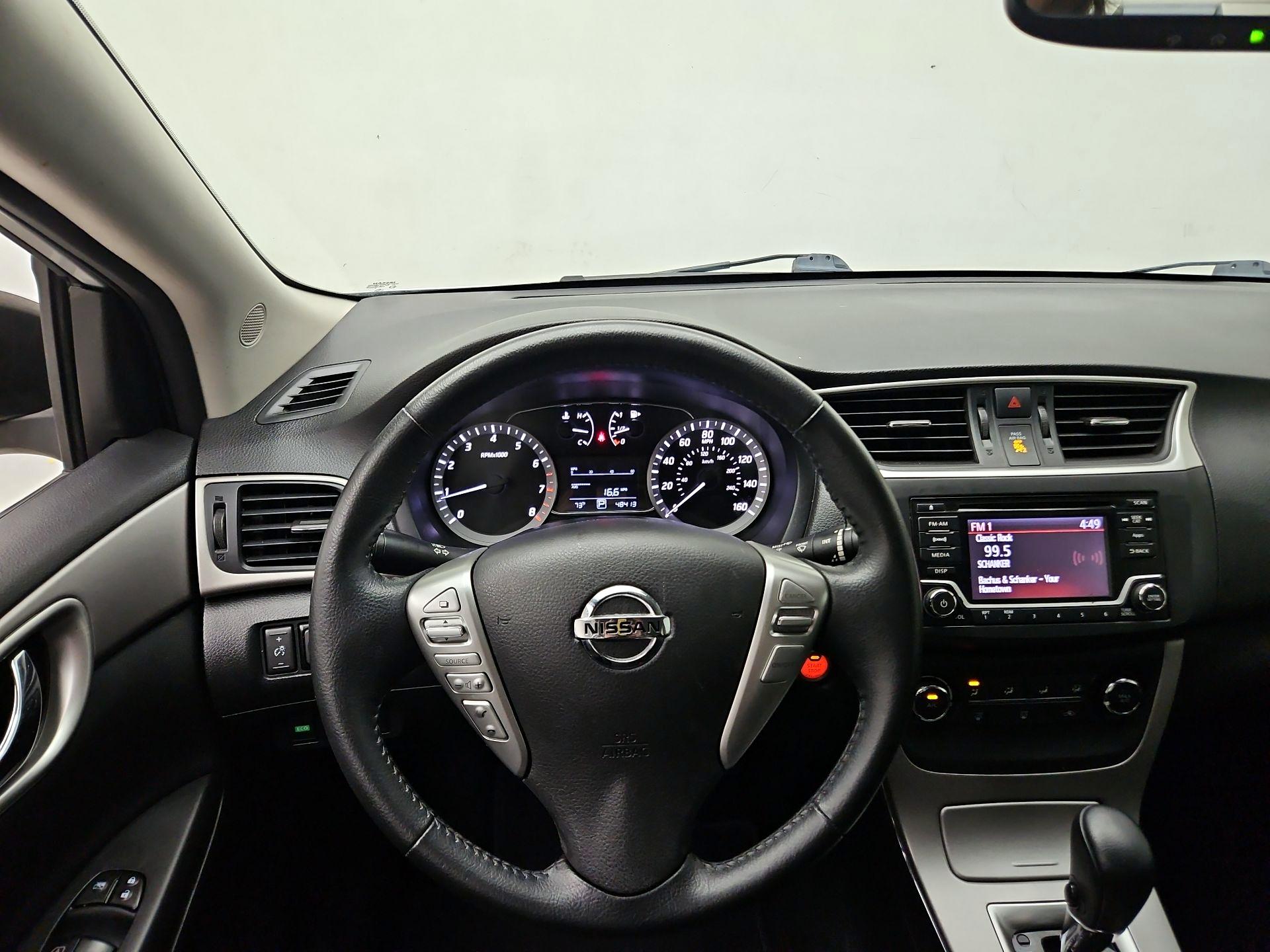 Thumbnail: 2015 Nissan Sentra - 10