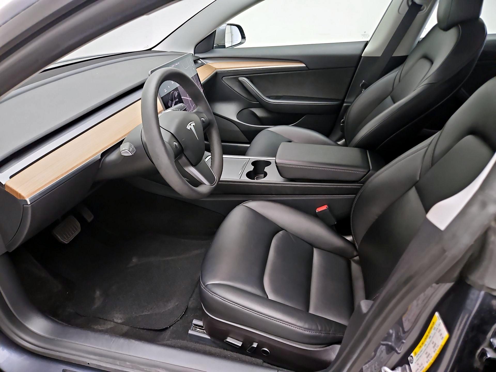 Thumbnail: 2021 Tesla Model 3 - 11
