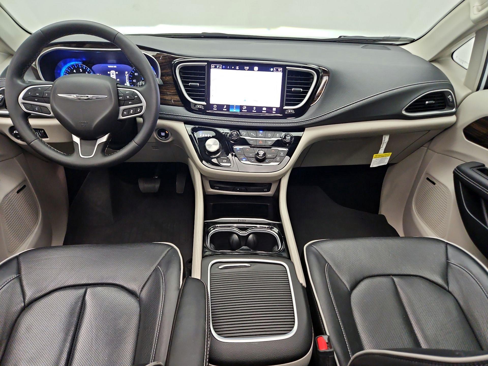 Thumbnail: 2023 Chrysler Pacifica - 9