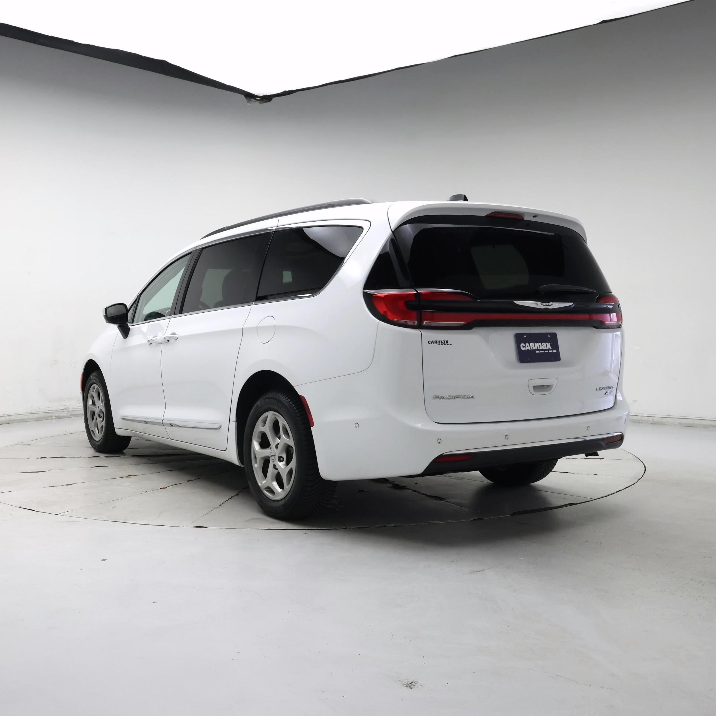 Thumbnail: 2023 Chrysler Pacifica - 2