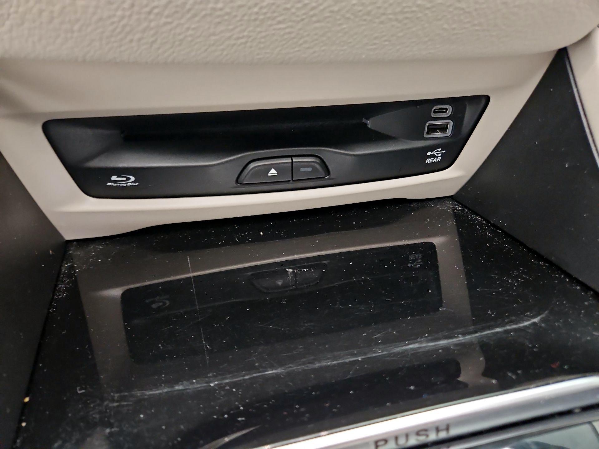 Thumbnail: 2023 Chrysler Pacifica - 19