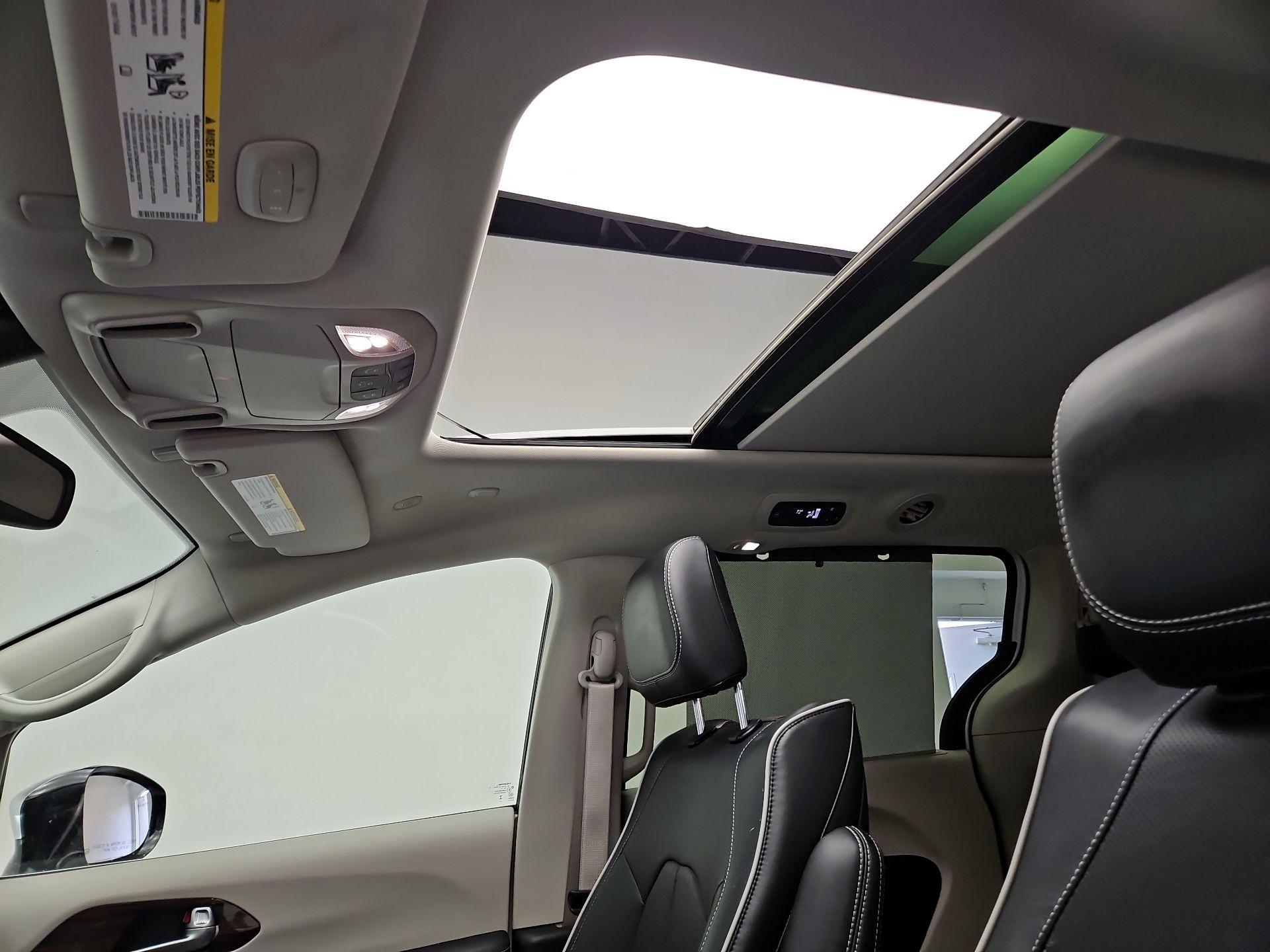 Thumbnail: 2023 Chrysler Pacifica - 20