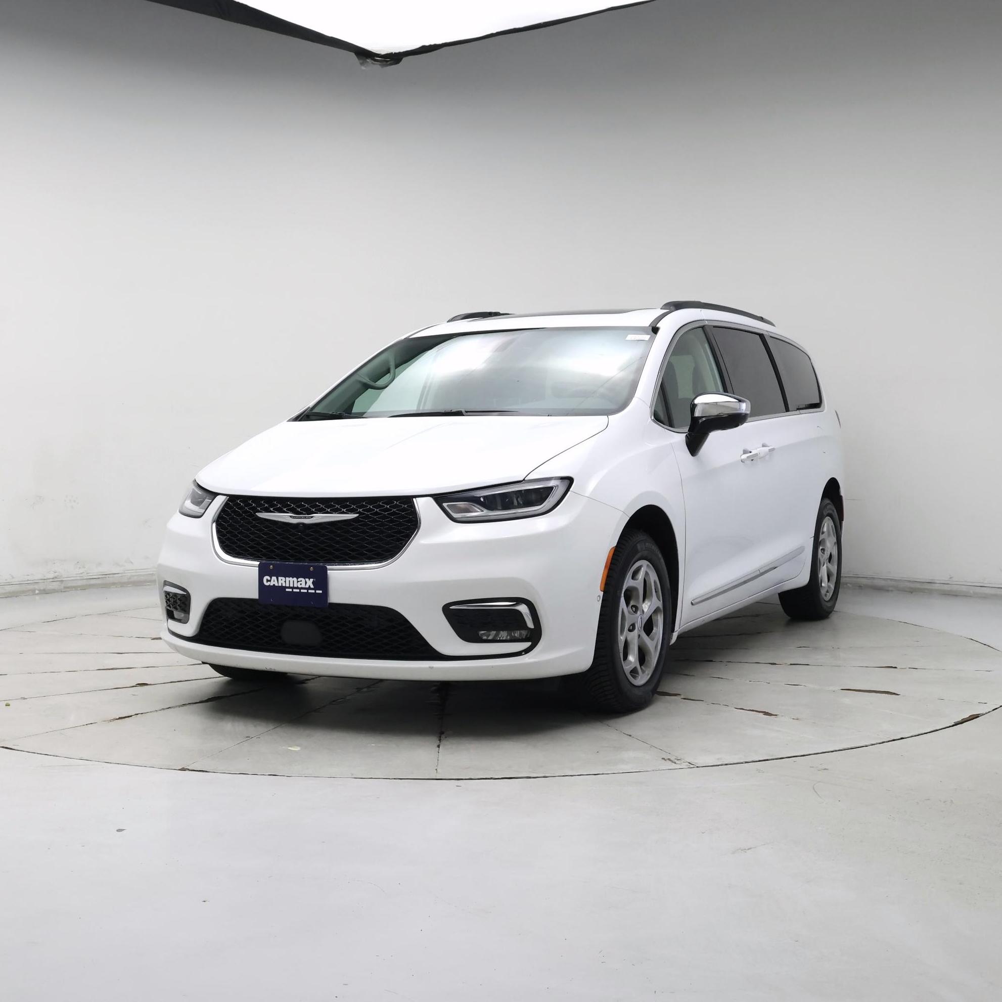 Thumbnail: 2023 Chrysler Pacifica - 4