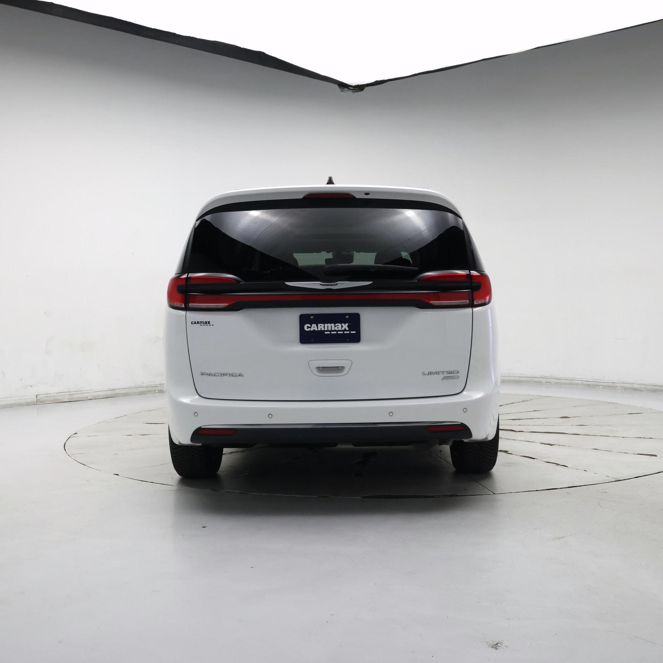 Thumbnail: 2023 Chrysler Pacifica - 6