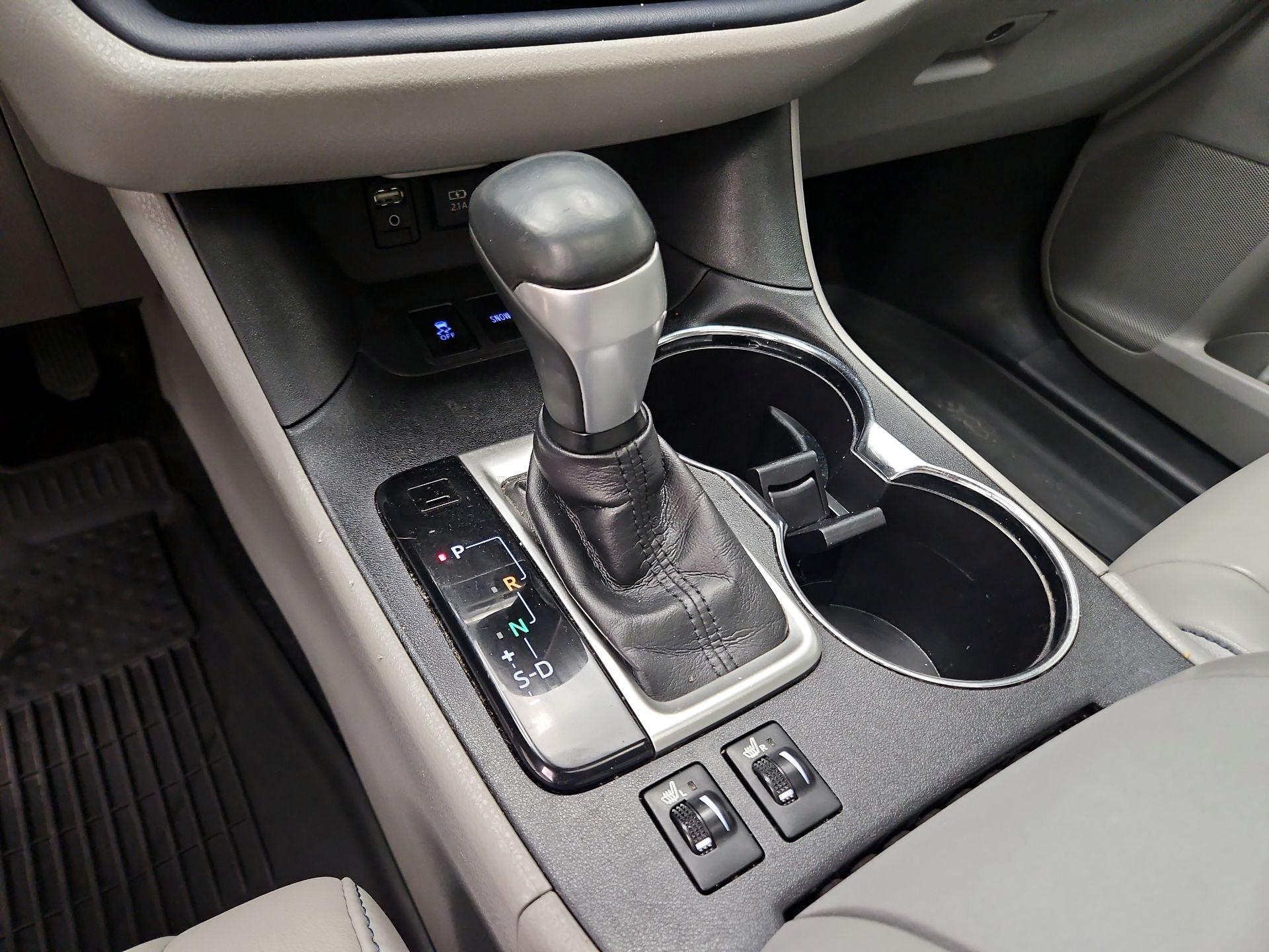 Thumbnail: 2018 Toyota Highlander - 16