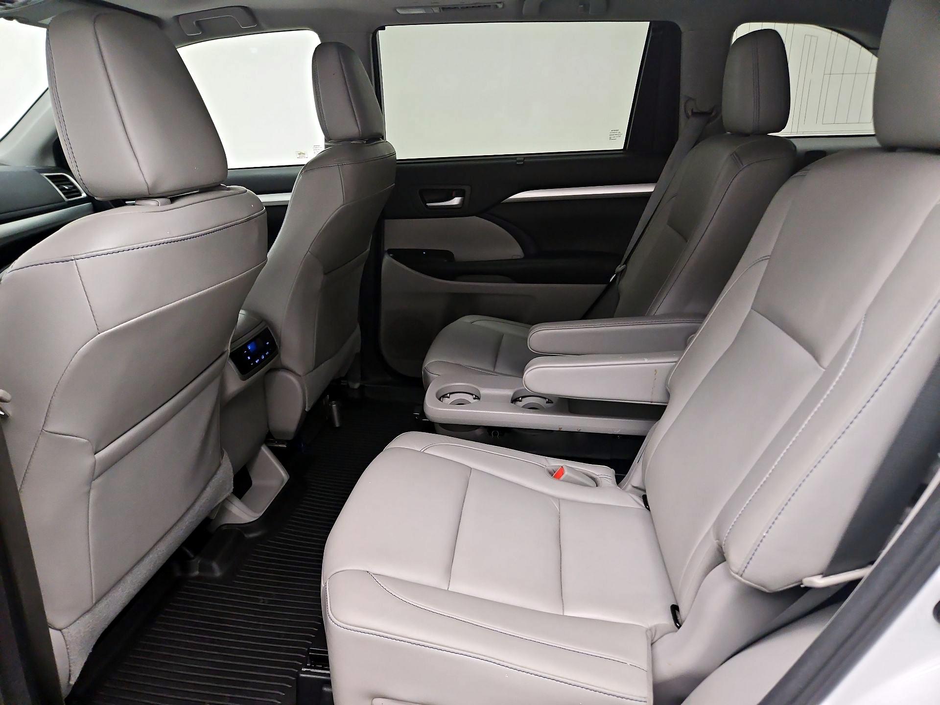 Thumbnail: 2018 Toyota Highlander - 19