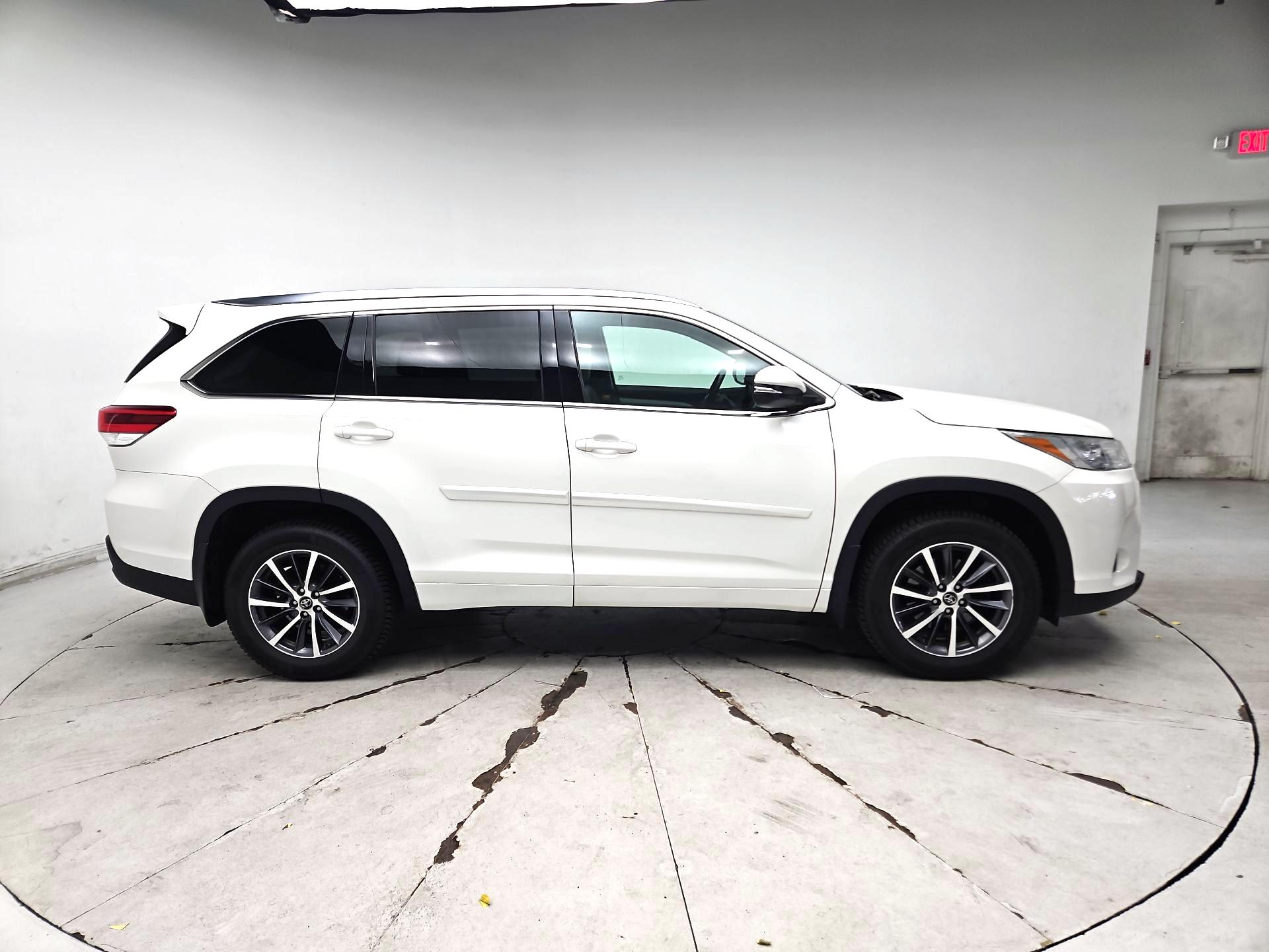 Thumbnail: 2018 Toyota Highlander - 4
