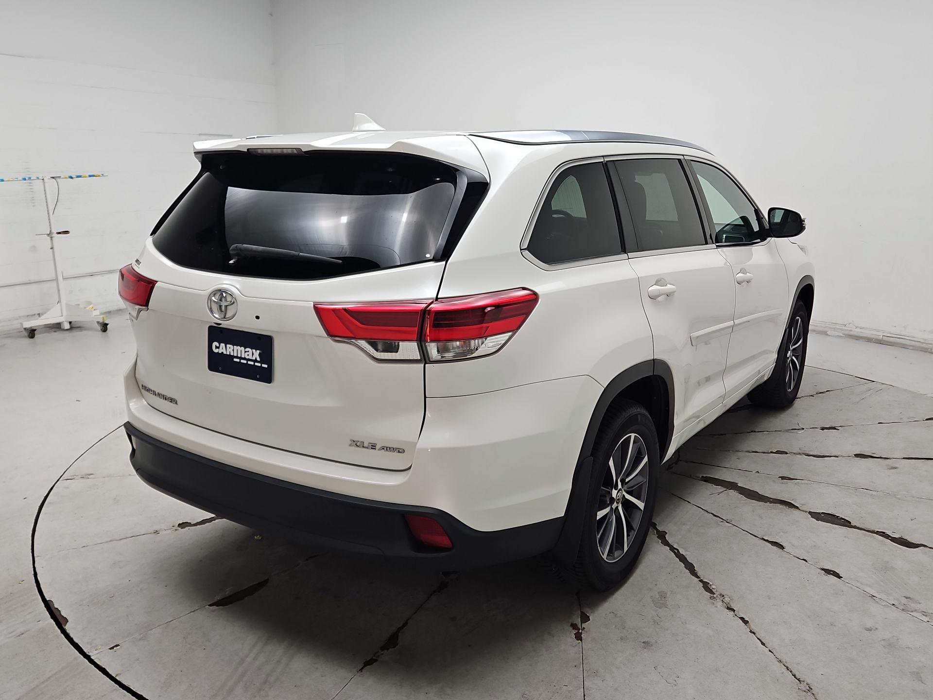 Thumbnail: 2018 Toyota Highlander - 5