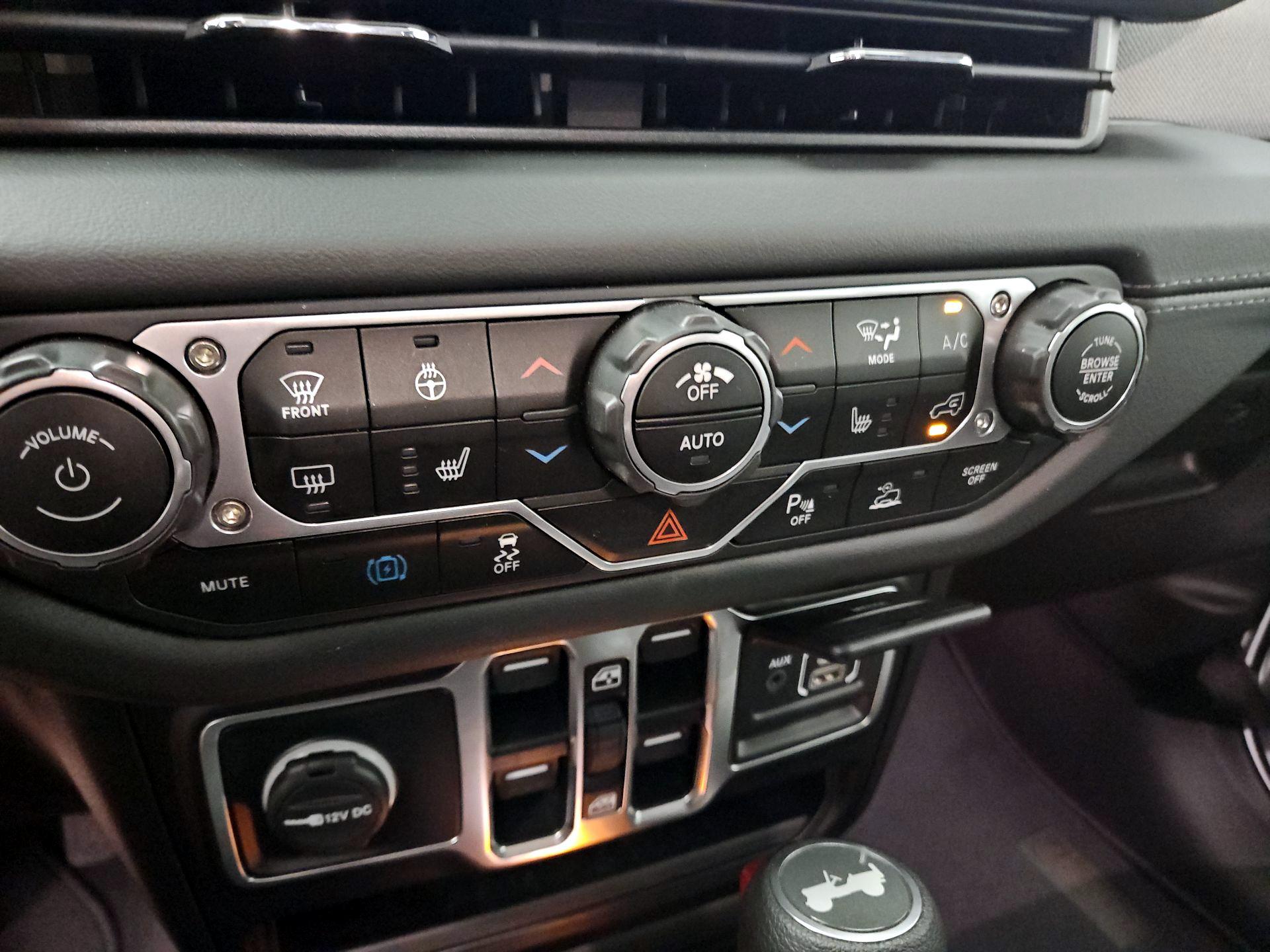 Thumbnail: 2025 Jeep Wrangler - 16