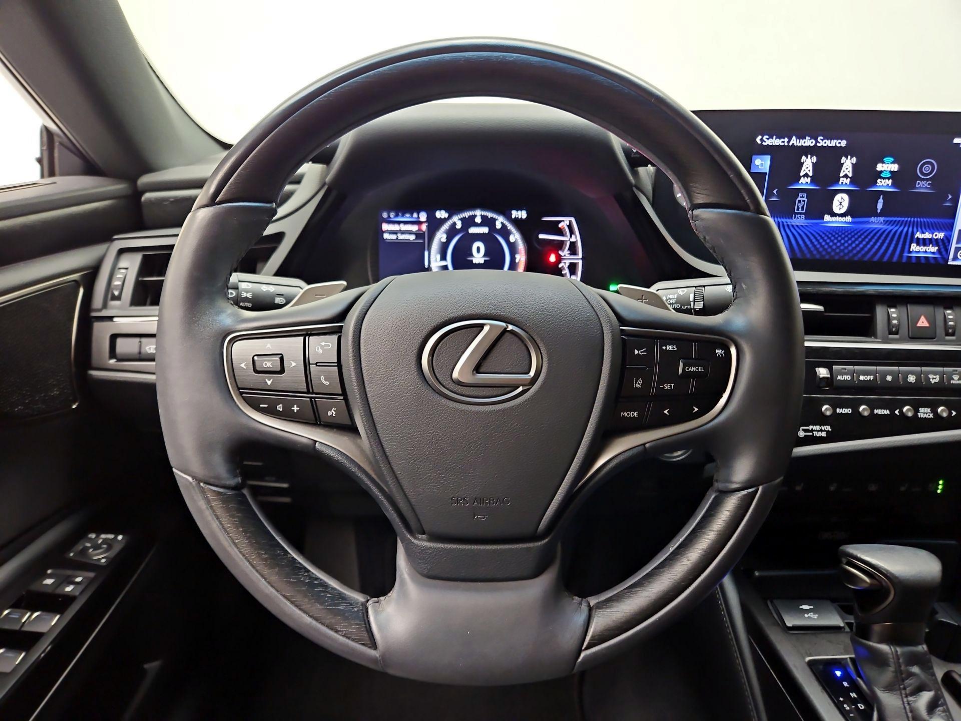 Thumbnail: 2022 Lexus ES - 10