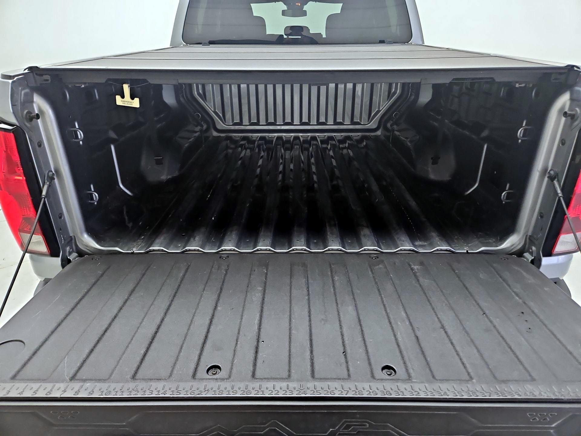 Thumbnail: 2023 Chevrolet Colorado - 20