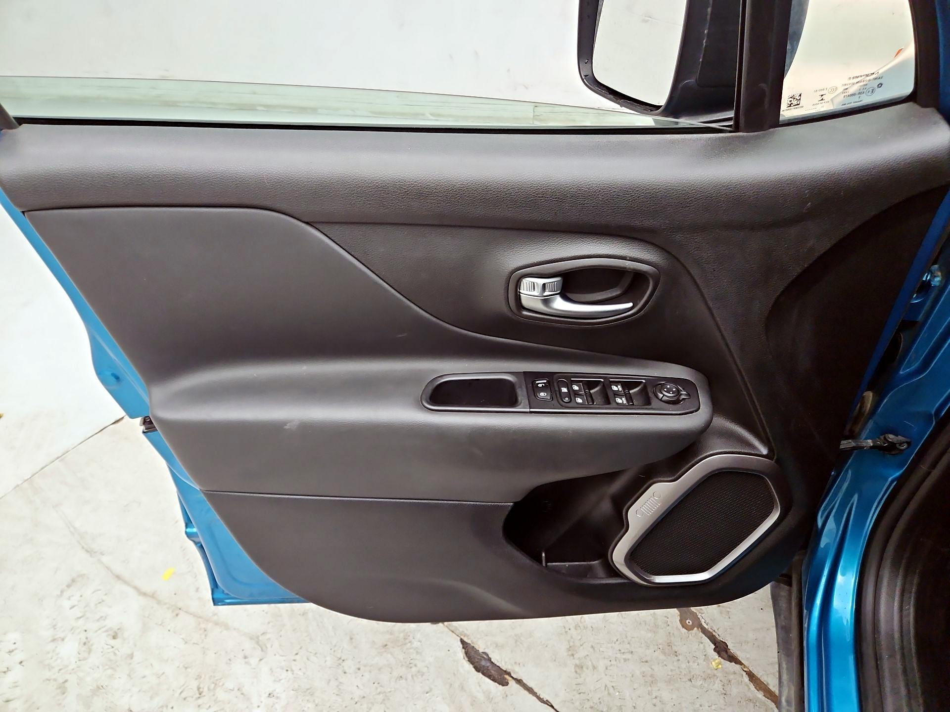 Thumbnail: 2022 Jeep Renegade - 12